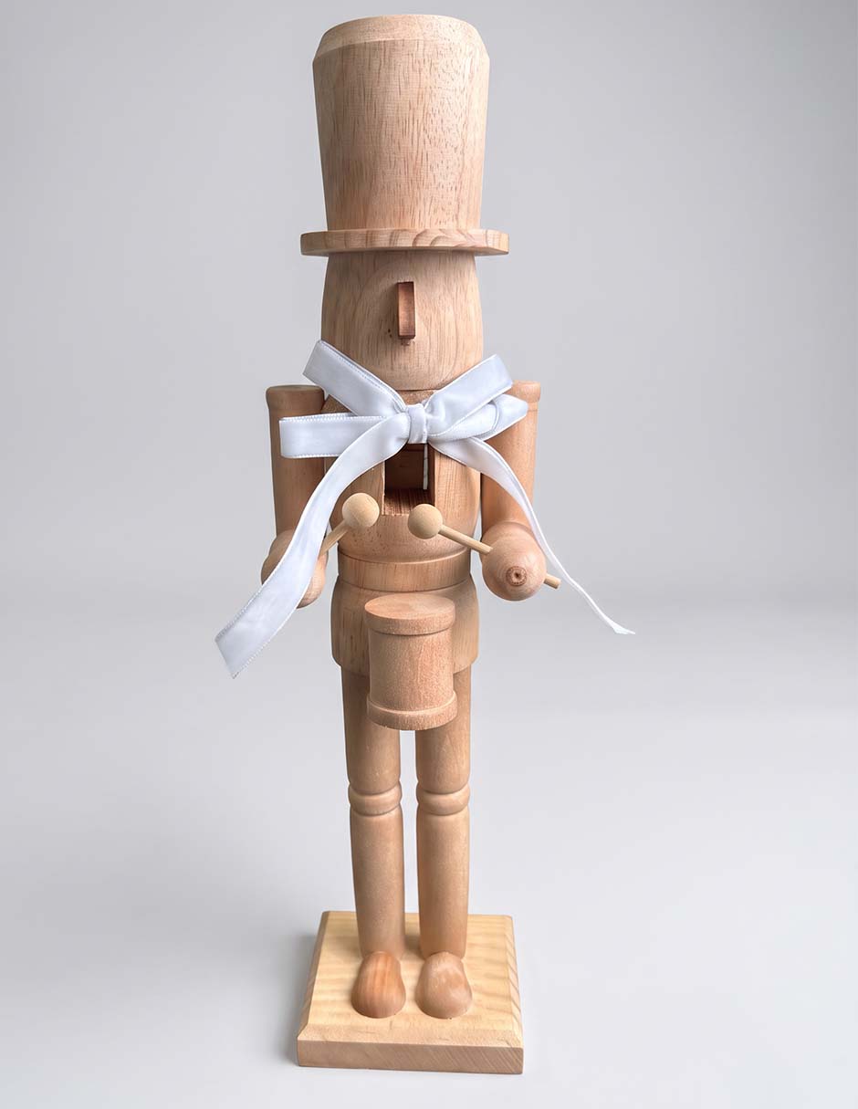 Figura decorativa cascanueces hus holidays de madera 1