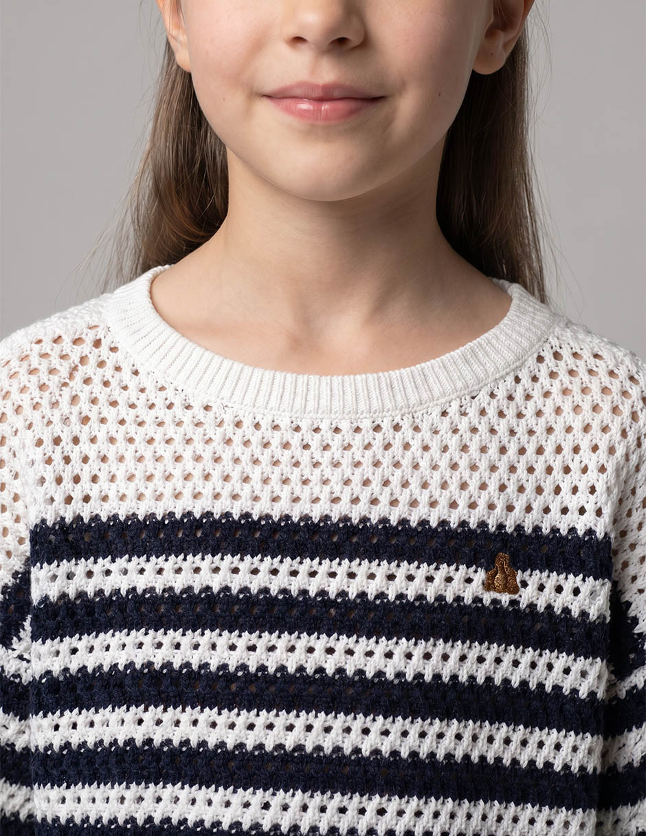 Suéter tejido para niña