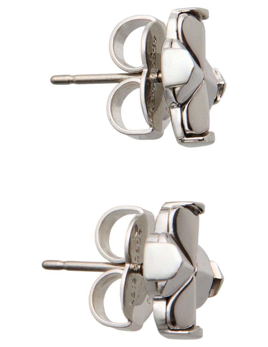 Aretes con acabado brillante