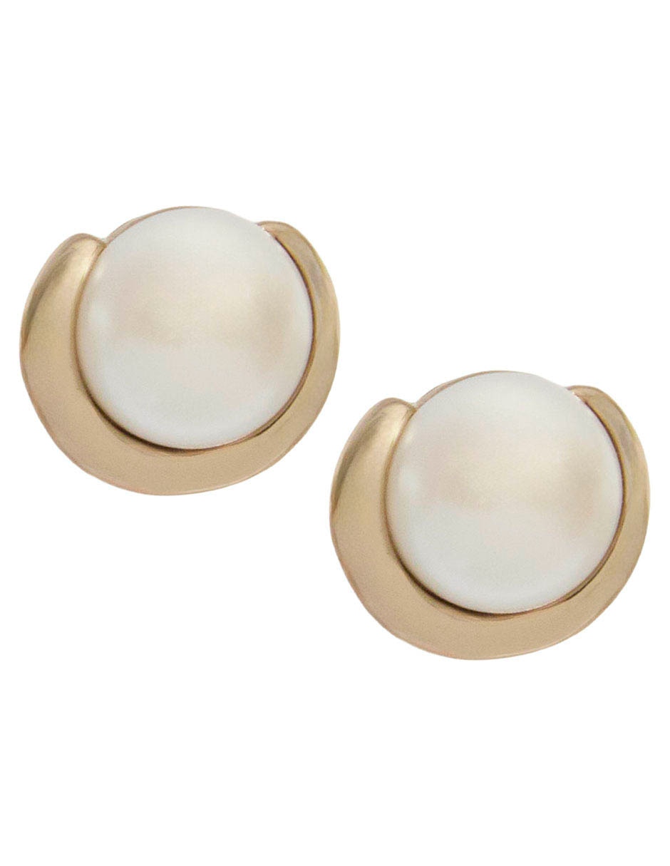 Aretes cortos con acabado baño de oro 1