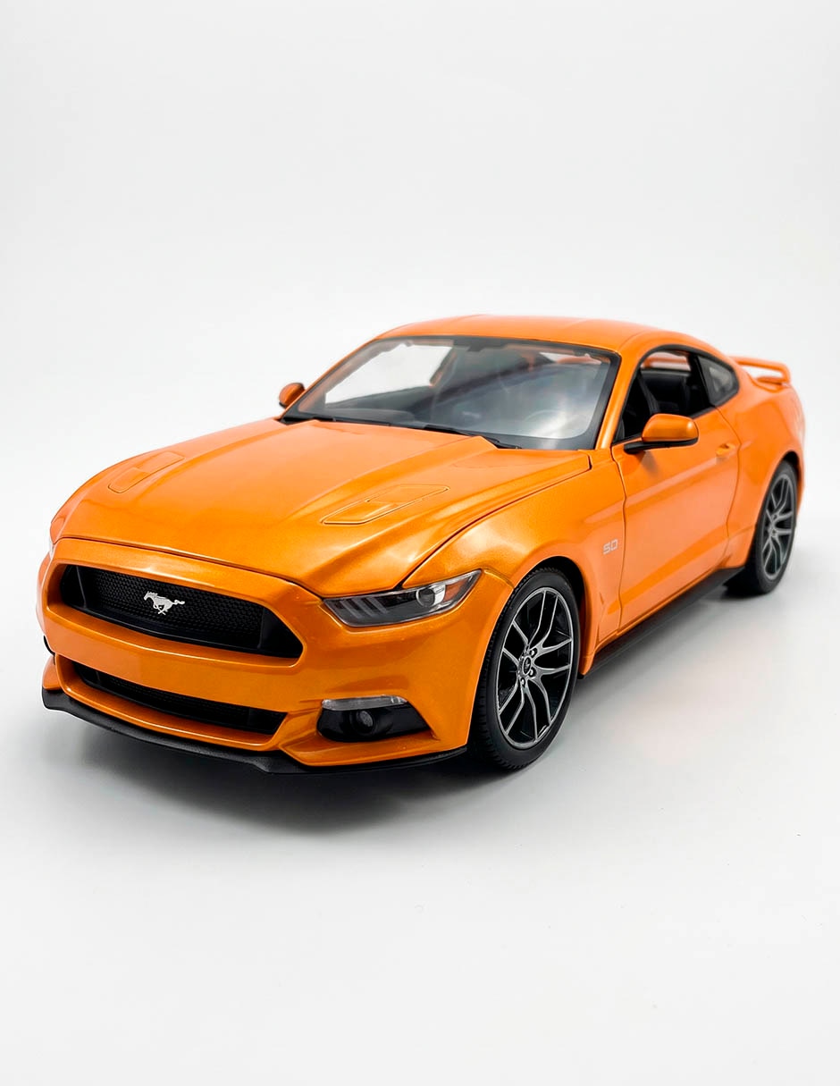 Vehículo a escala Maisto 1:18 2015 Ford Mustang GT 1