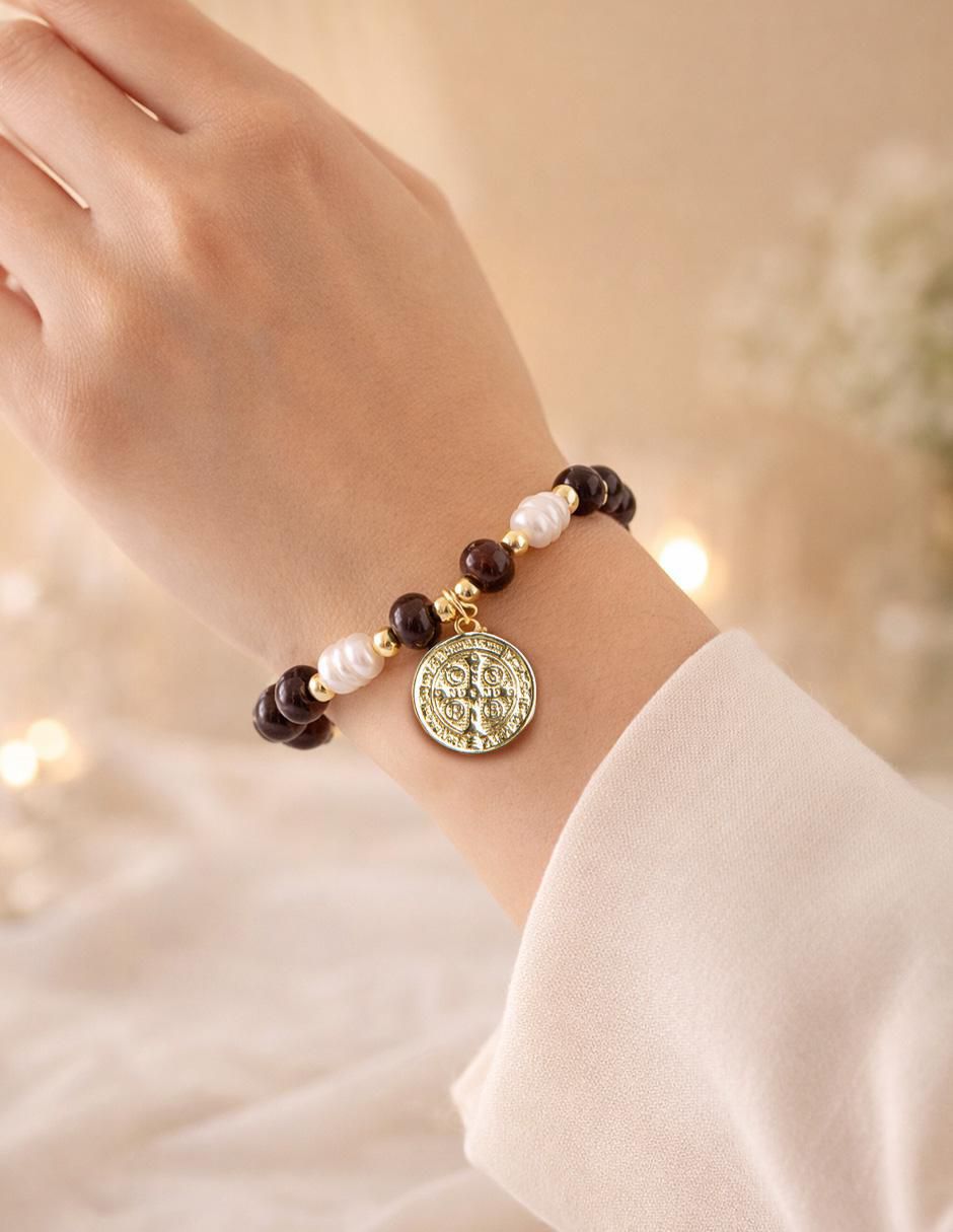 Pulsera Sanctum San Benito acabado baño de oro 18 K 4