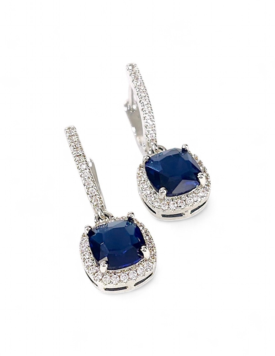Aretes collar y anillo de (si aplica) Cuadrada GENERICO Sin familia o colección No aplica de Acero inoxidable Sin kilataje Zirconia