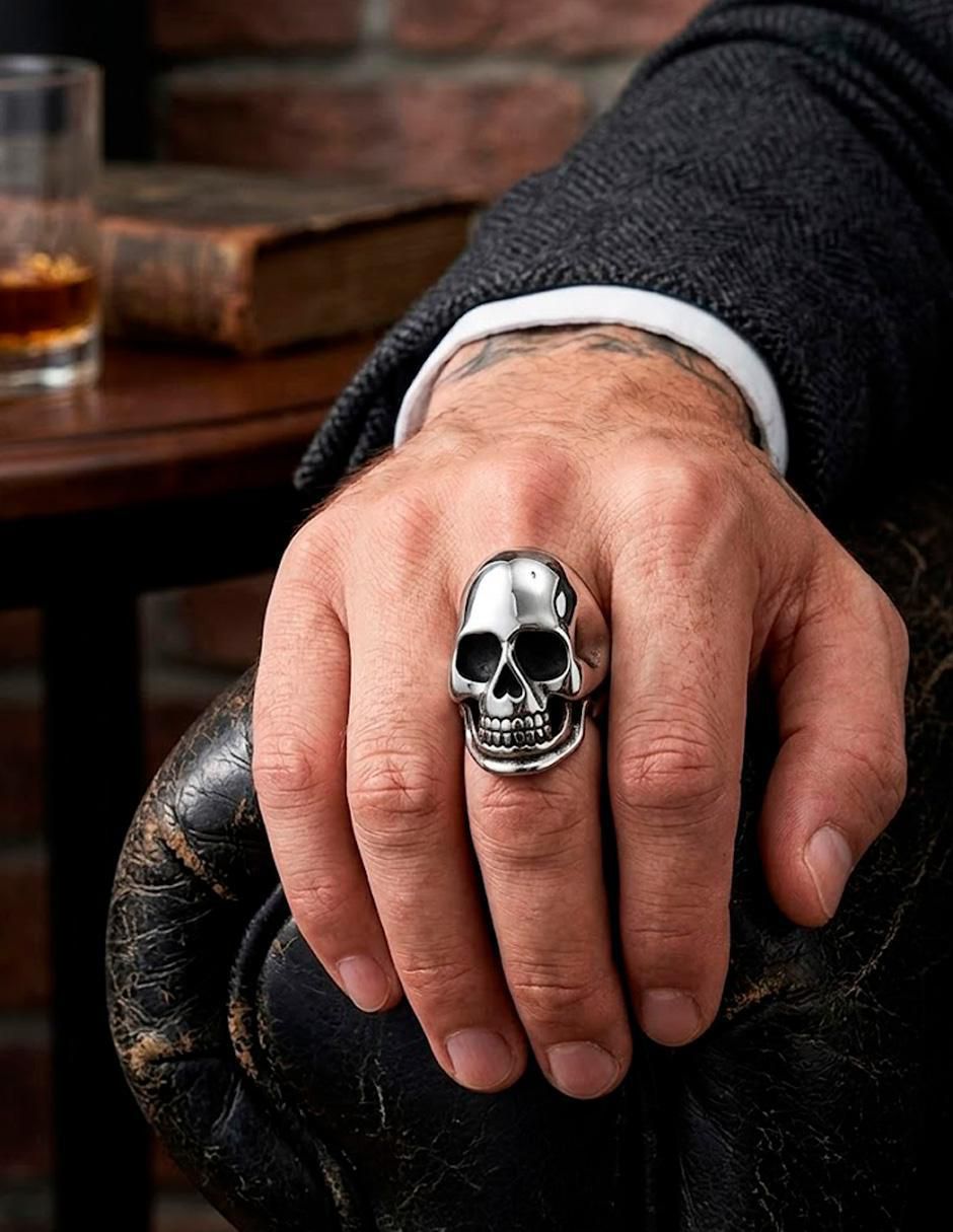 Anillo de calavera