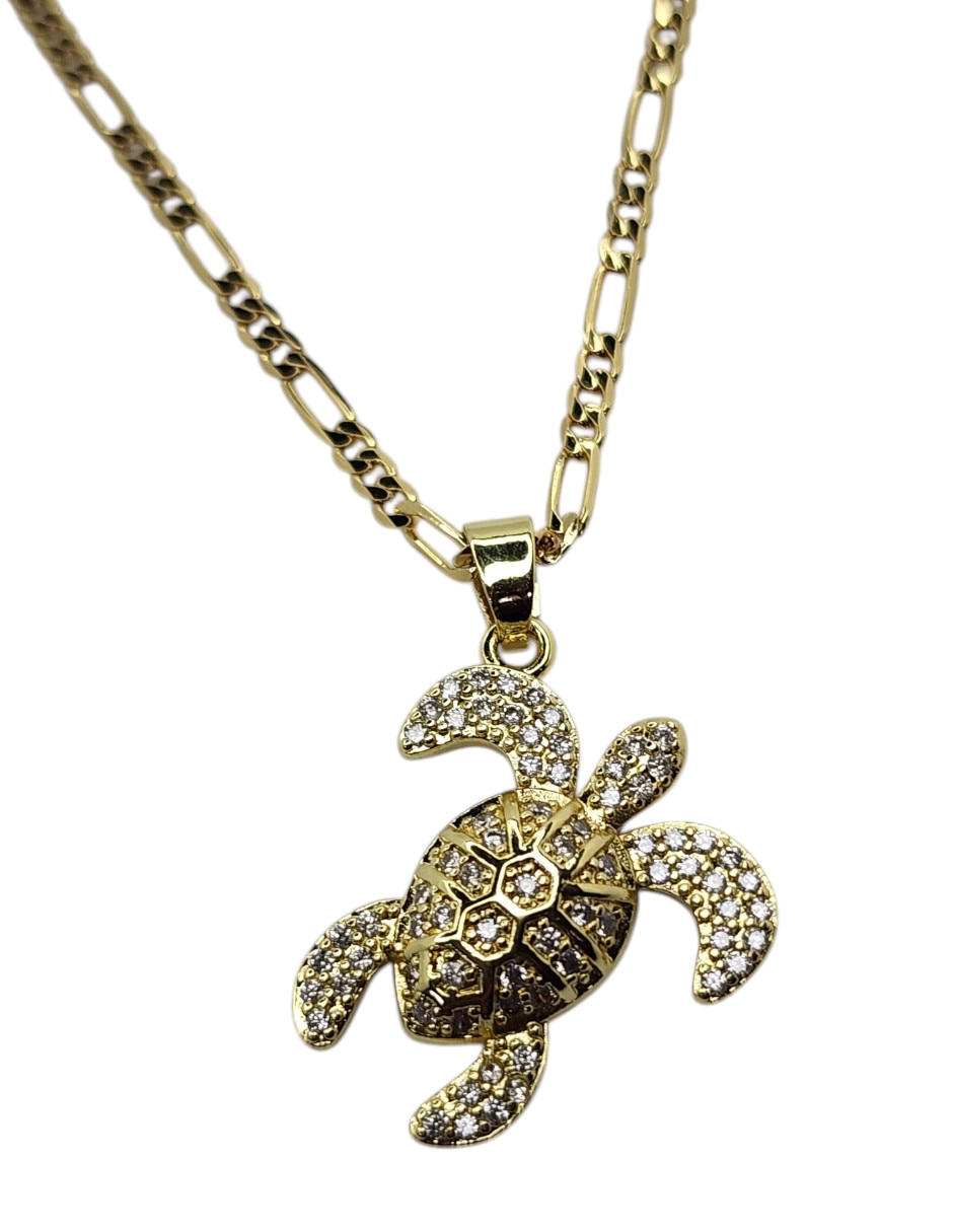 Collar con dije de tortuga Limerence By Claudia Herrera de oro laminado 14 K