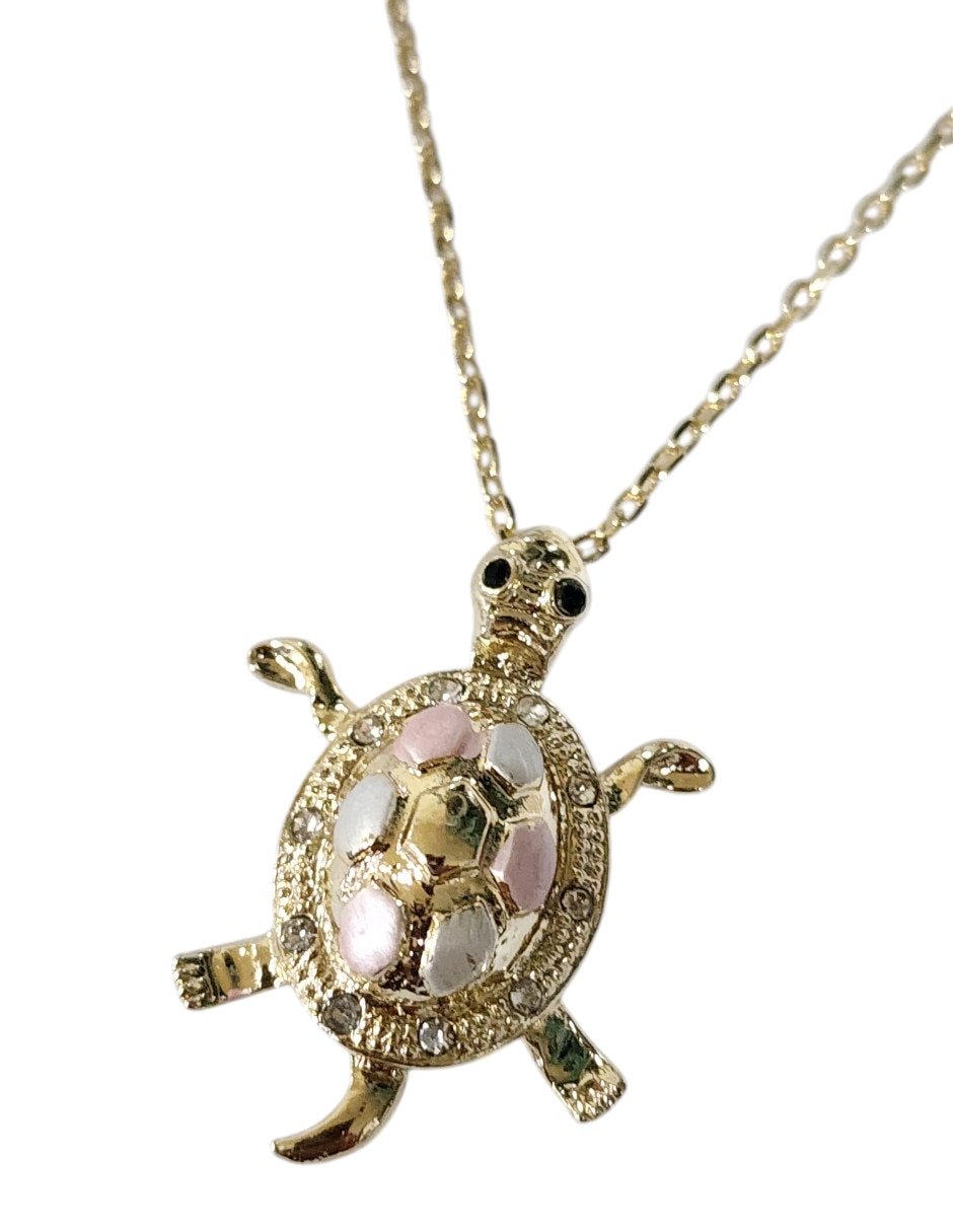 Collar con dije de tortuga Limerence by Claudia Herrera Mar de oro laminado 14 K