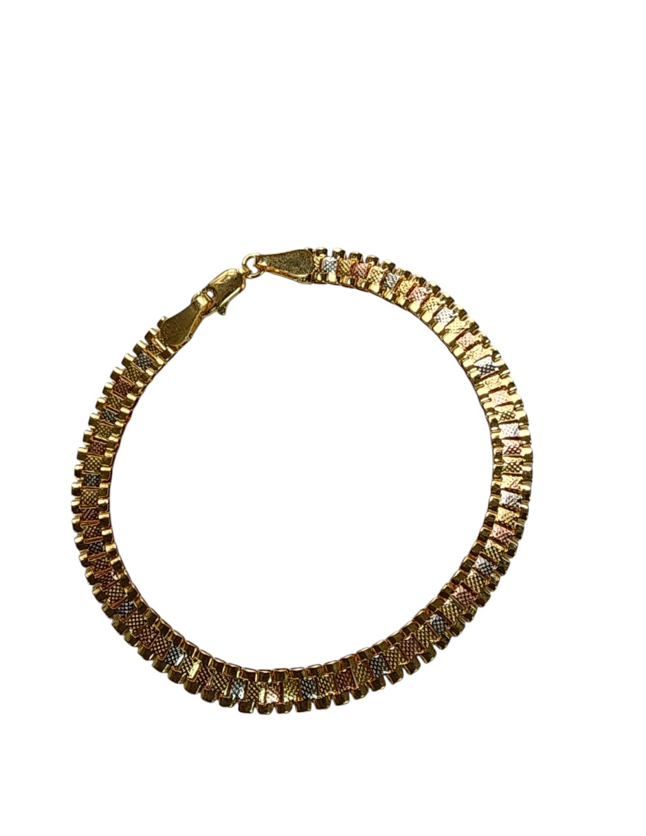 Pulsera Limerence By Claudia Herrera de oro laminado 14 K acabado brillante
