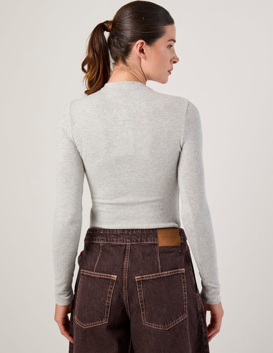 Suéter cuello con botón para mujer 2
