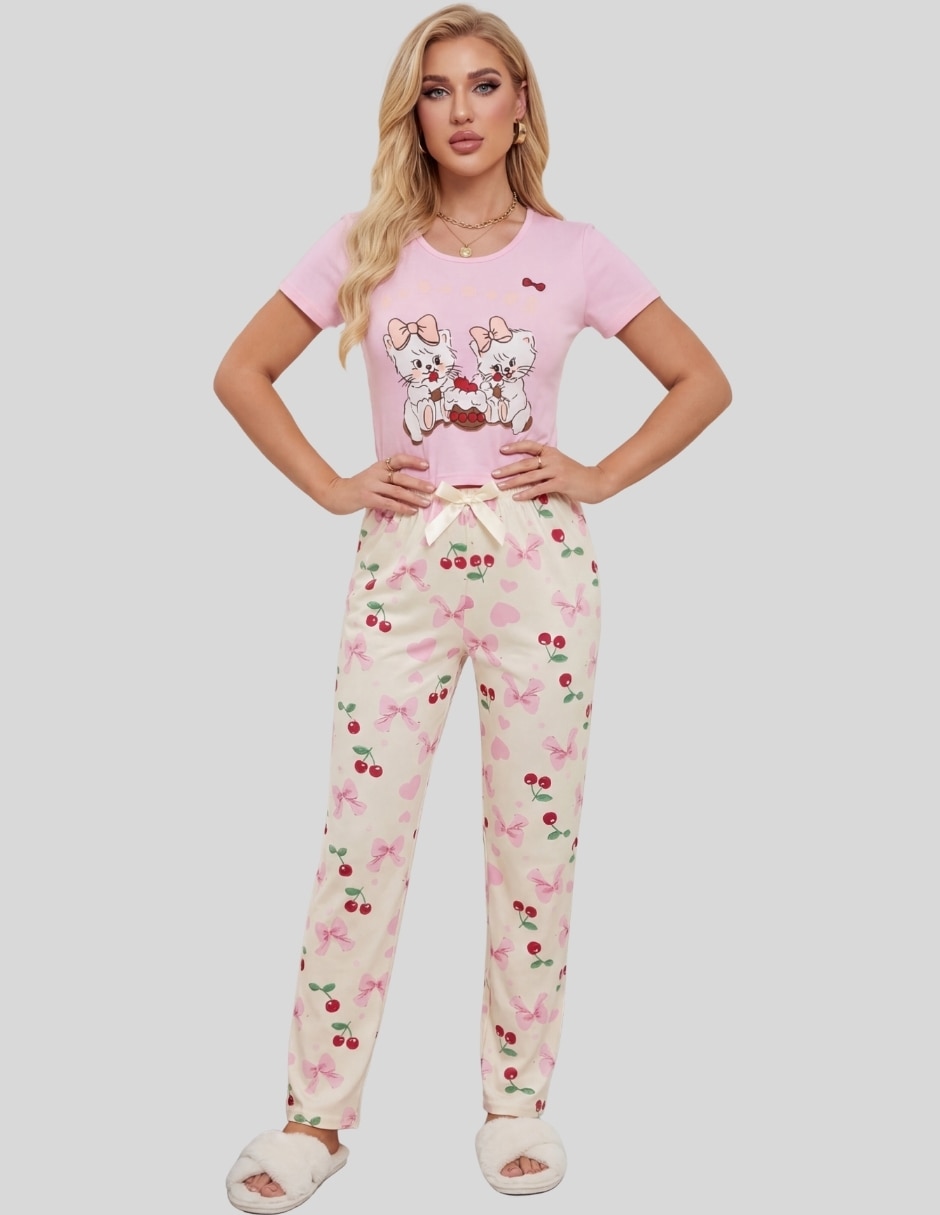 Conjunto pijama 3 piezas diferentes personajes para mujer Conjunto pijama 3 piezas diferentes personajes para mujer