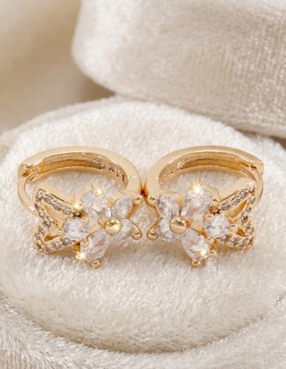 Aretes huggies de mariposa Joyería Elegante de mujer de oro laminado 14 k con acabado chapa de oro zirconia cúbica 2