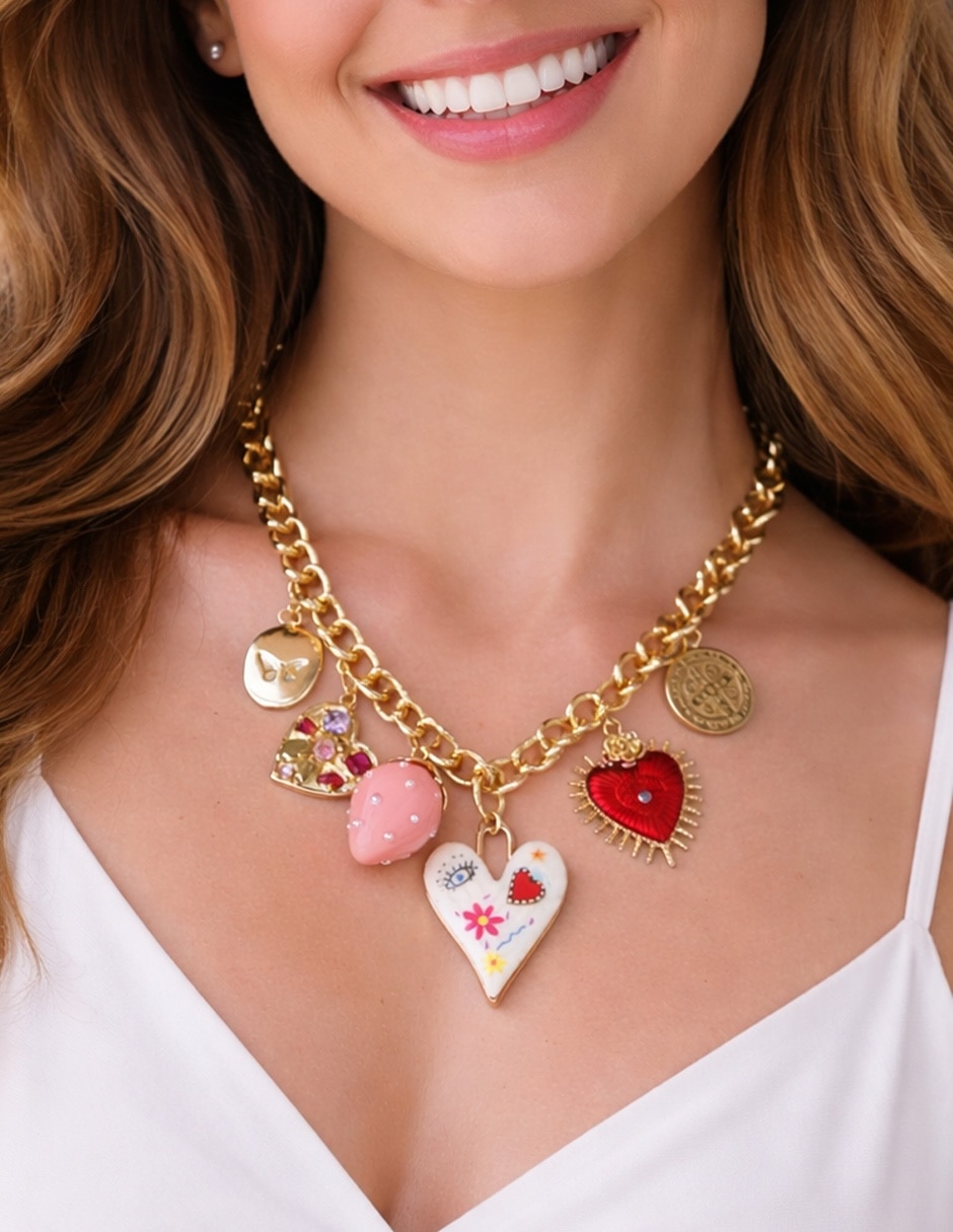 Collar con dije de corazón San con baño de oro 18 K