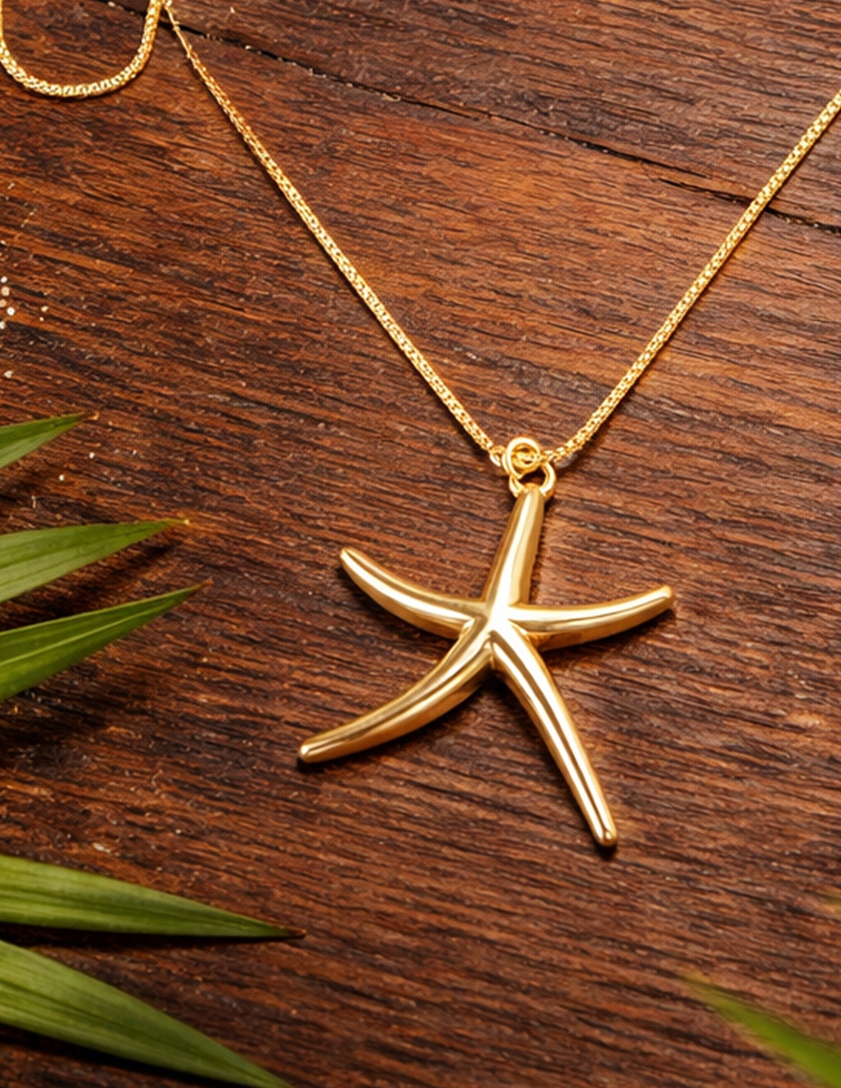 Collar con dije de estrella de mar Yoiko baño de oro 18 K