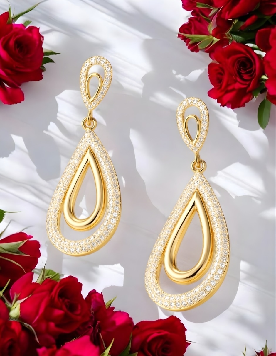 Aretes largos de gota Zvezda Aurore con acabado chapa de oro circonita