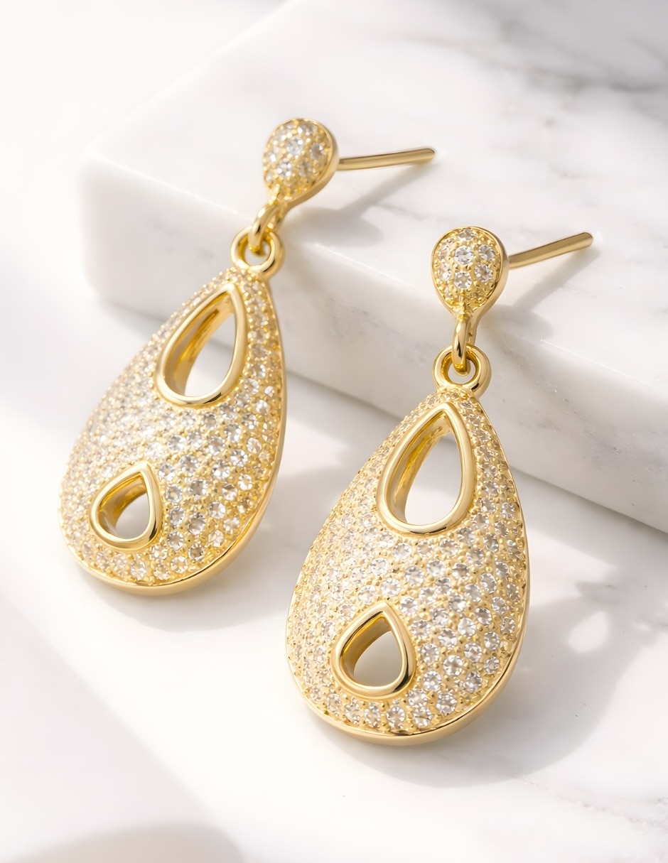 Aretes largos de gota Zvezda Aurore 18 K con acabado chapa de oro circonita