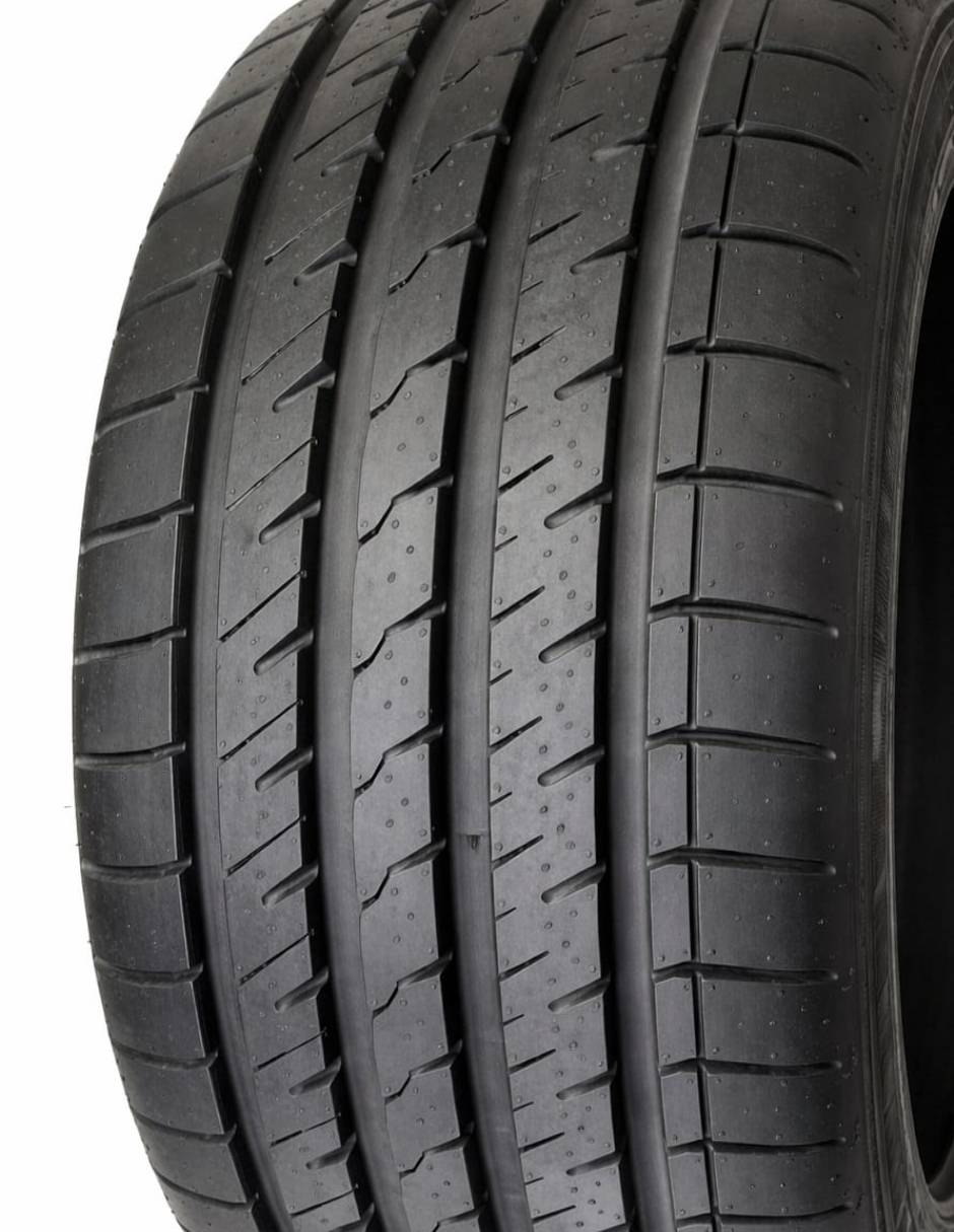 Set de llantas para auto HTRZ5 235/45 R17 2