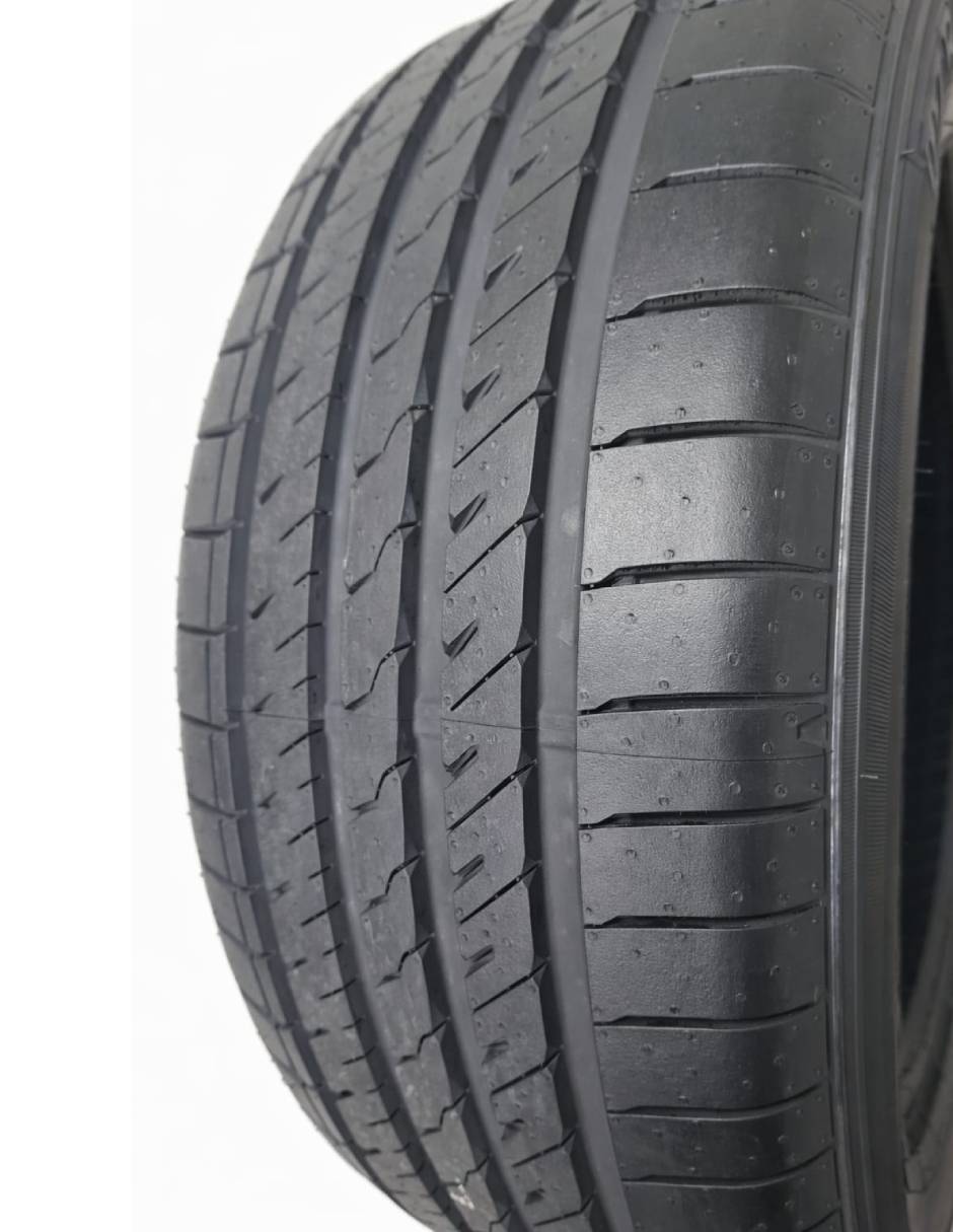 Set de llantas para auto Sumitomo HTRZ5 225/50 R17