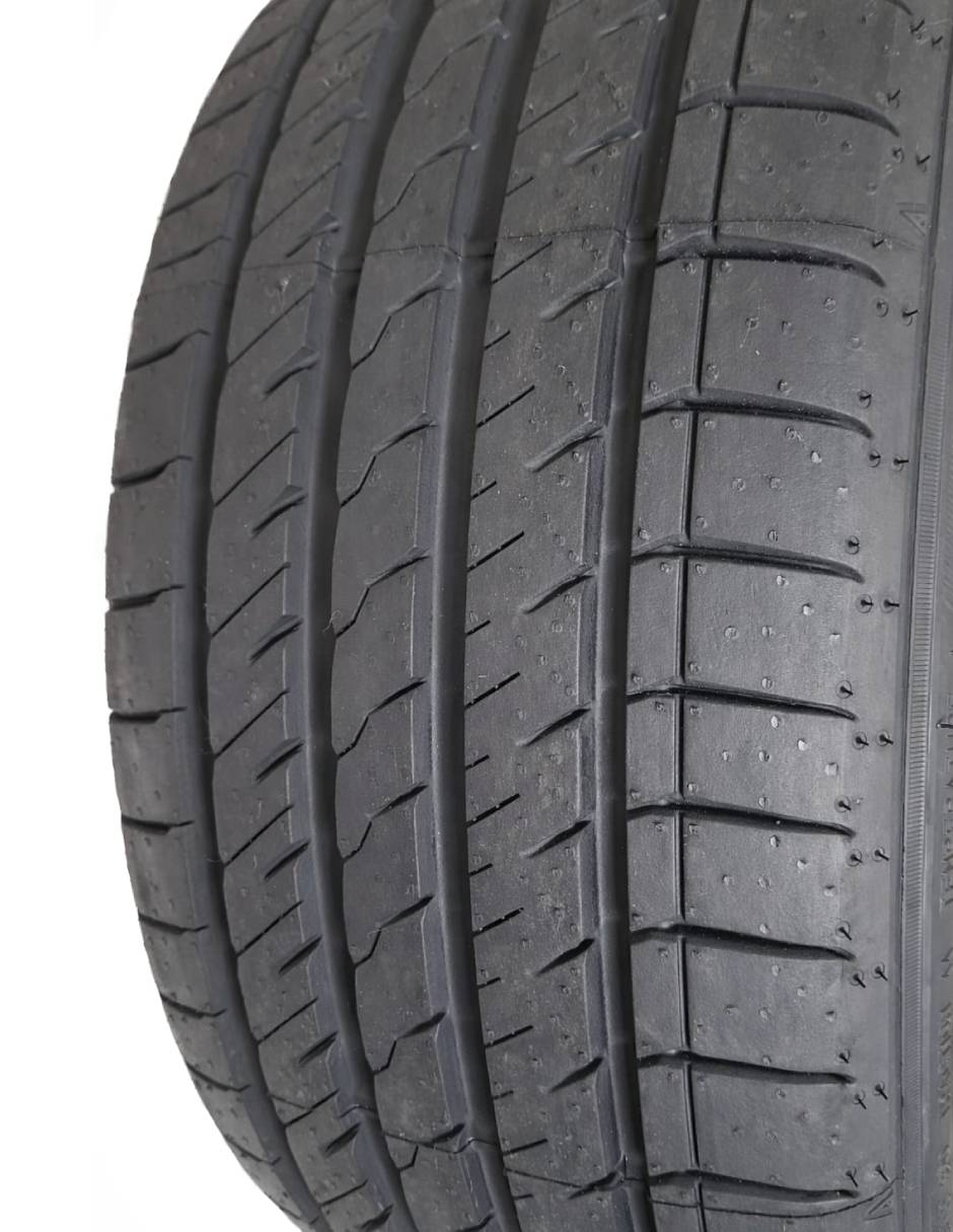 Set de llantas para auto Sumitomo HTRZ5 225/45 R17