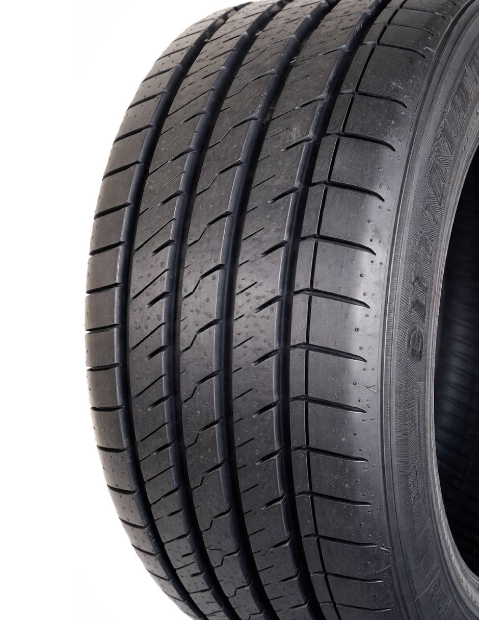 Set de llantas para auto HTRZ5 225/40 R18 4
