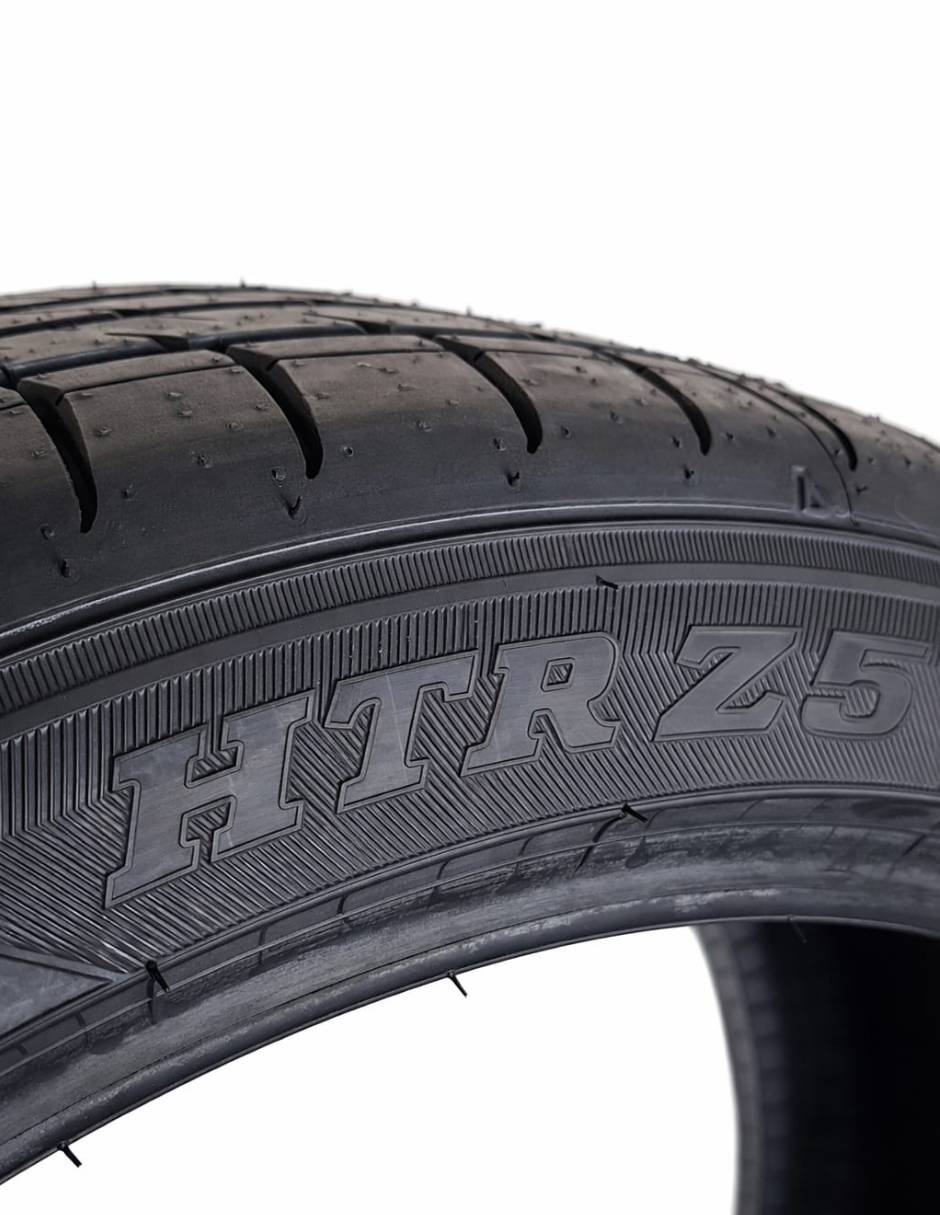 Set de llantas para auto HTRZ5 225/40 R18 3