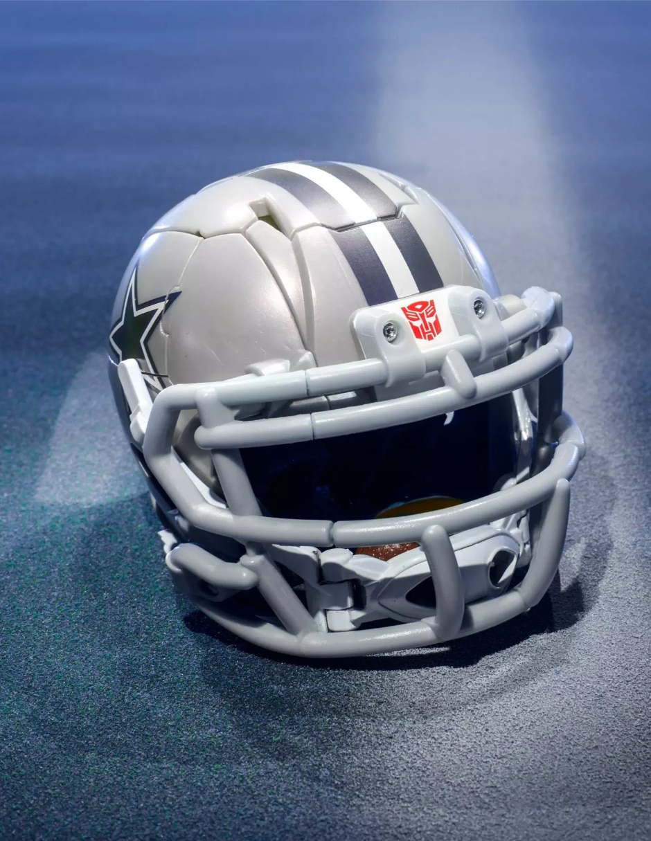 Figura de colección articulada Transformers Dallas Cowboys deluxe Hasbro 2 en 1