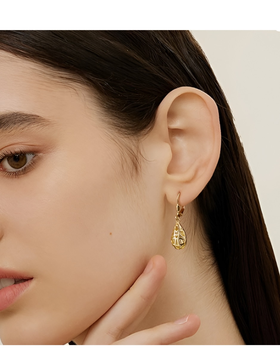 Aretes cortos de gota de oro 14 K con acabado brillante 3