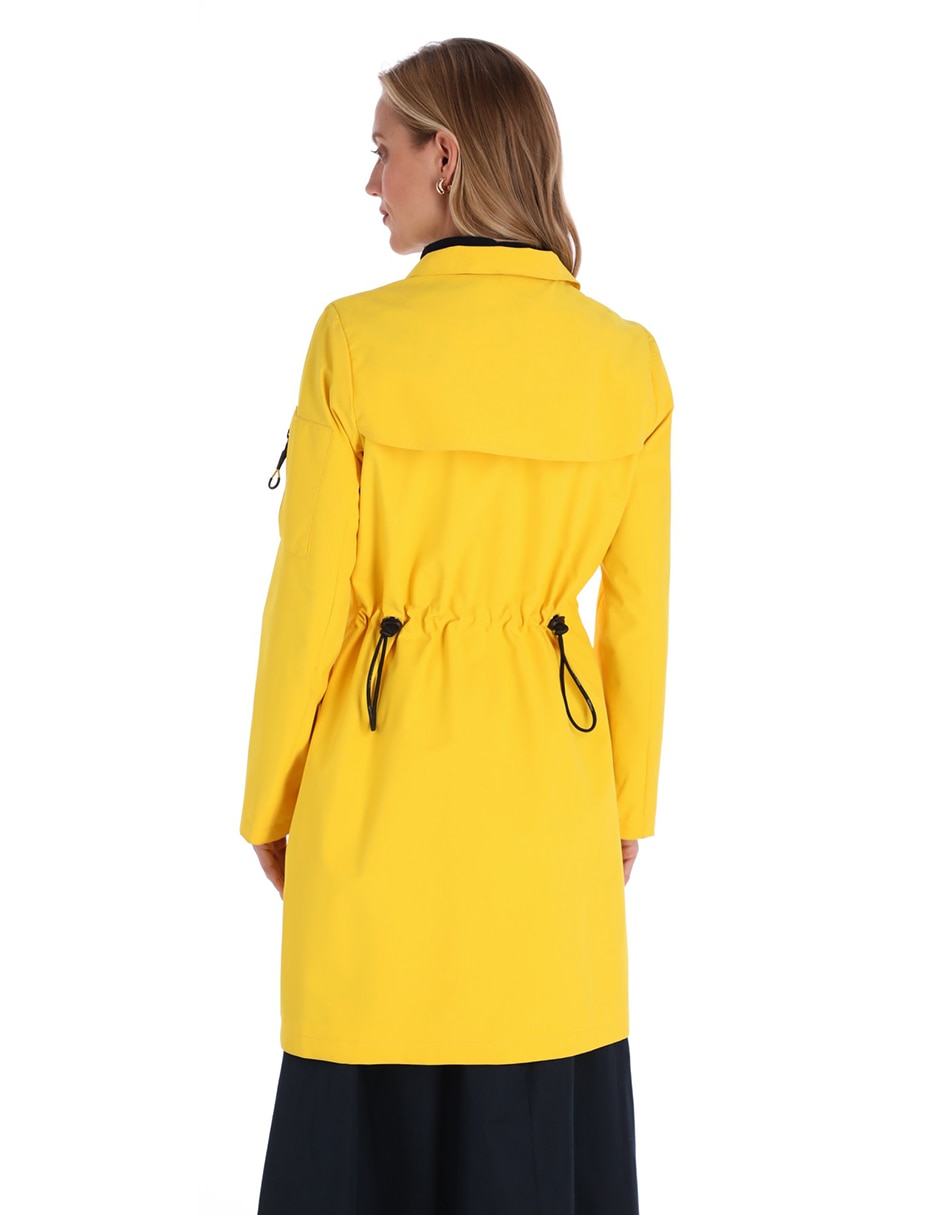 Gabardina resistente al agua con bolsillos Shyla para mujer