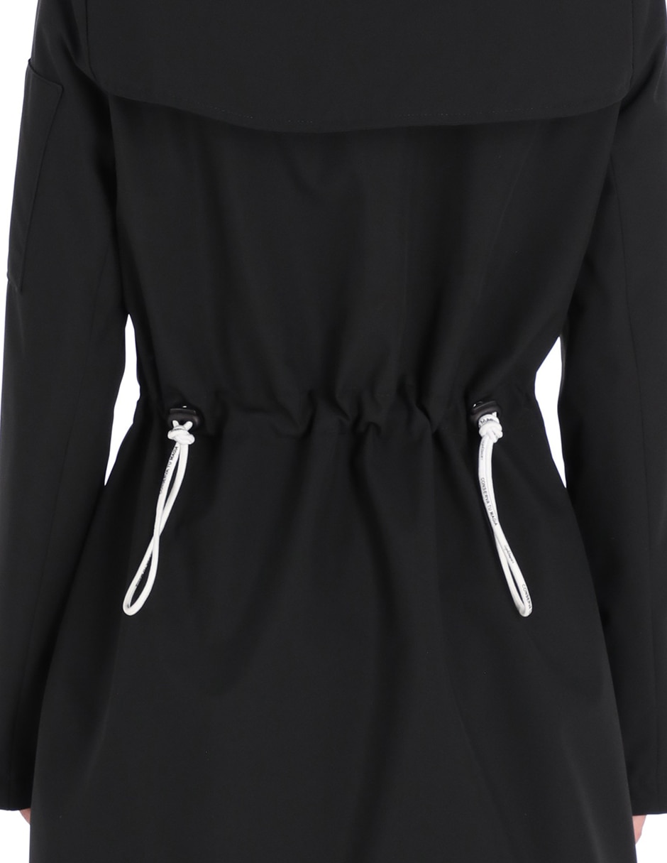 Gabardina resistente al agua con bolsillos para mujer 3