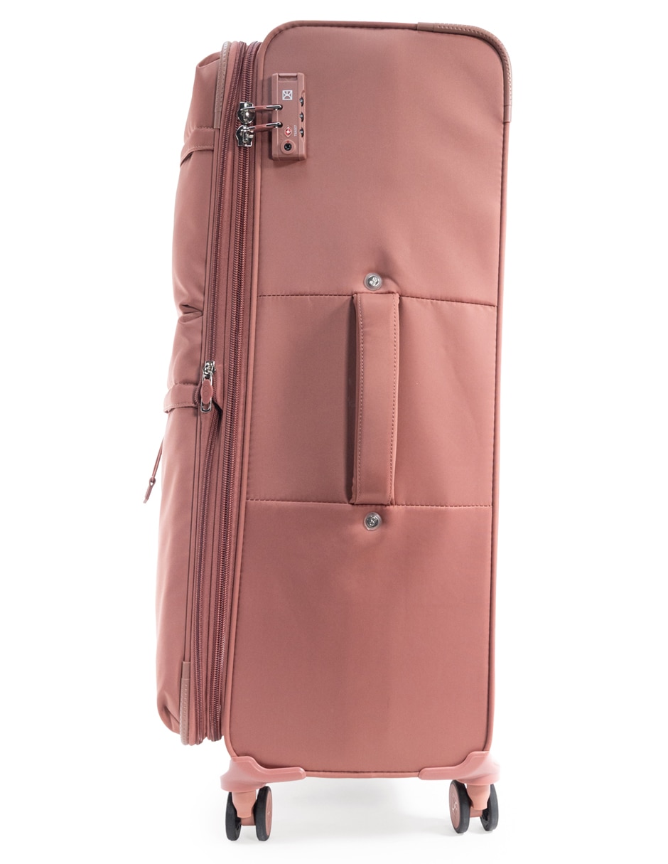 Carry on CLOE EFENARIA