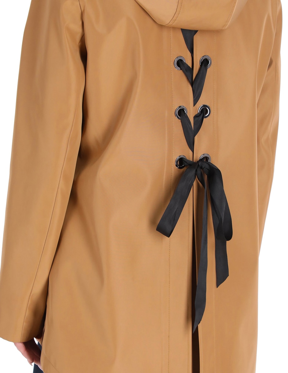 Gabardina resistente al agua capucha y bolsillos Shyla para mujer