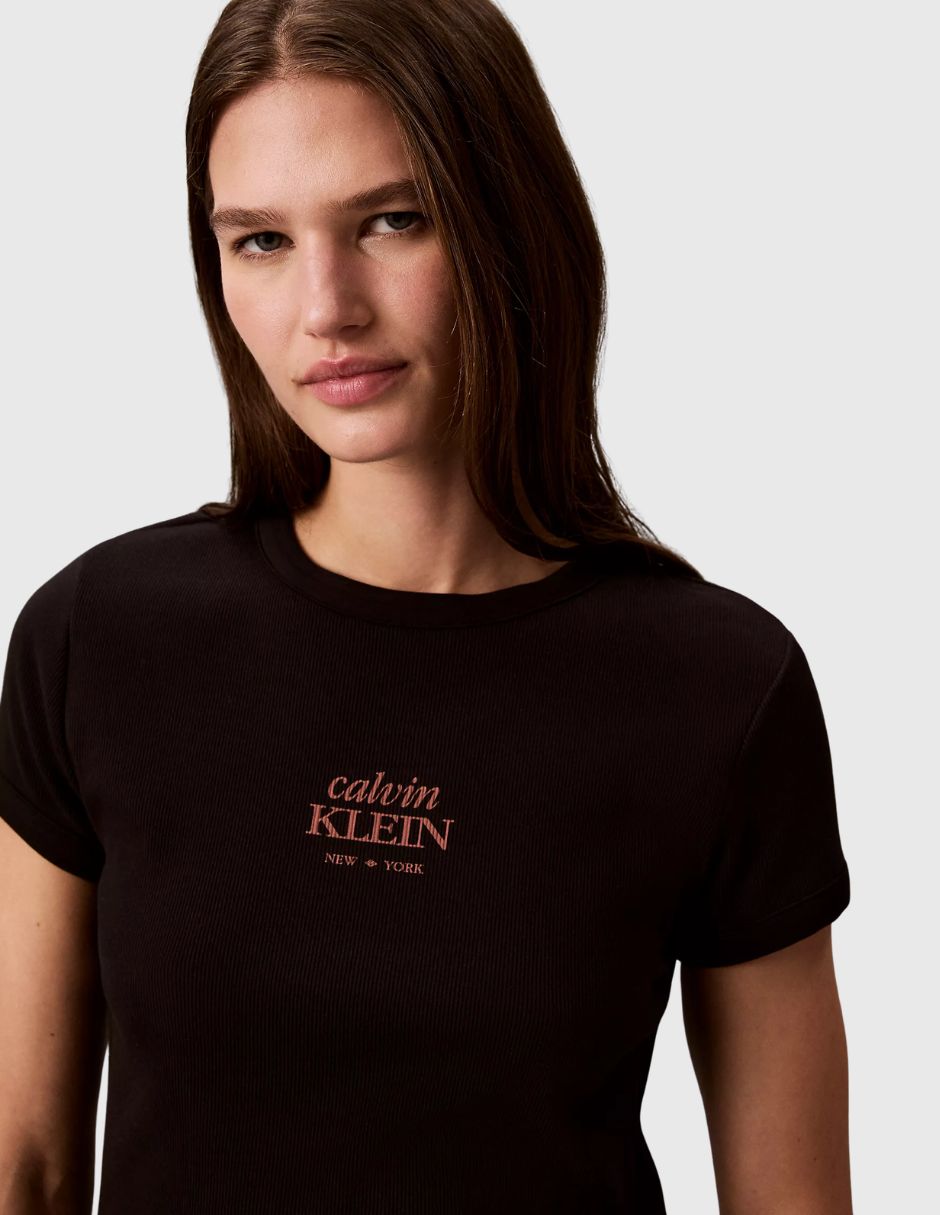 Playera manga corta taza cuello redondo para mujer 4