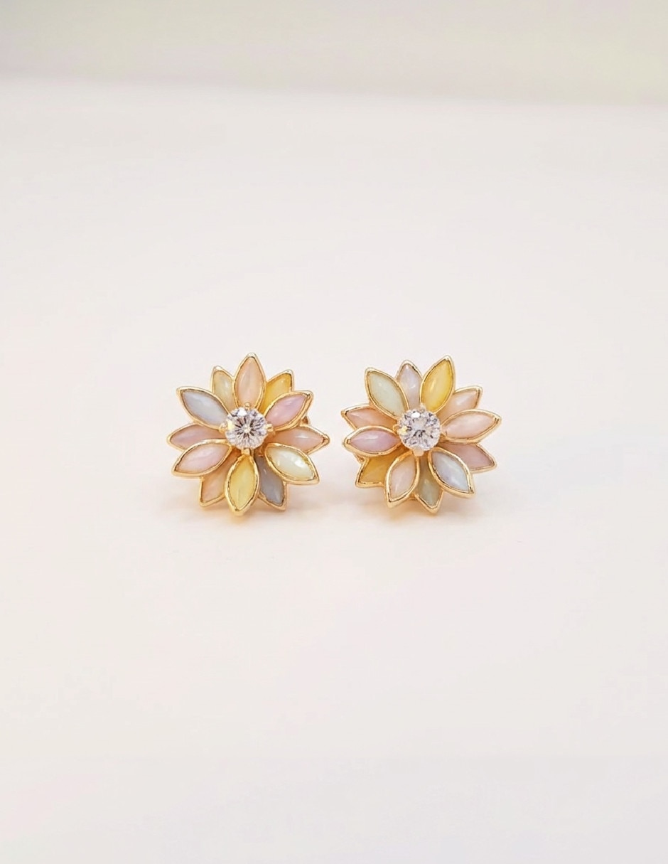 Aretes cortos de flor de oro laminado 18 k con acabado mate zirconia 2