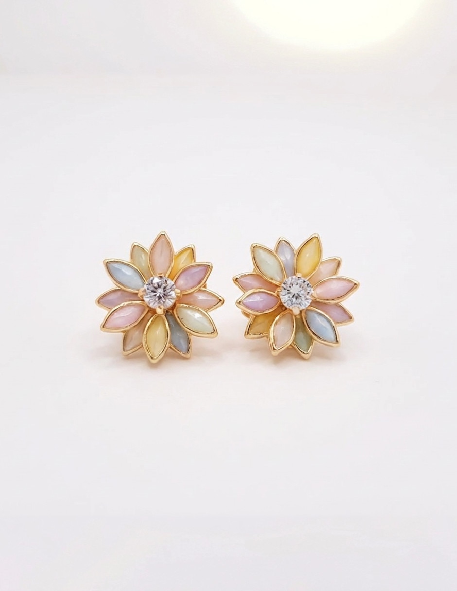 Aretes cortos de flor de oro laminado 18 k con acabado mate zirconia