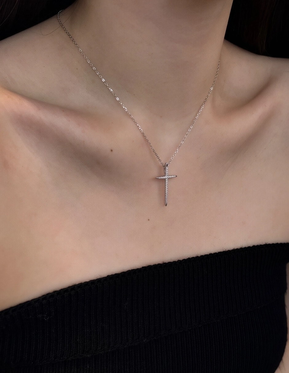 Collar de cruz Yoiko Aurel de plata P 925