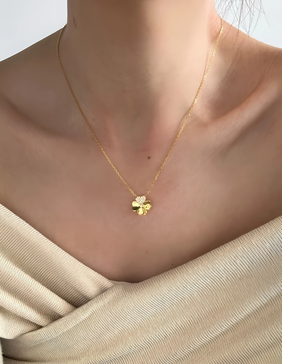 Collar de trébol Yoiko Bloom de plata P 925 con acabado baño de oro