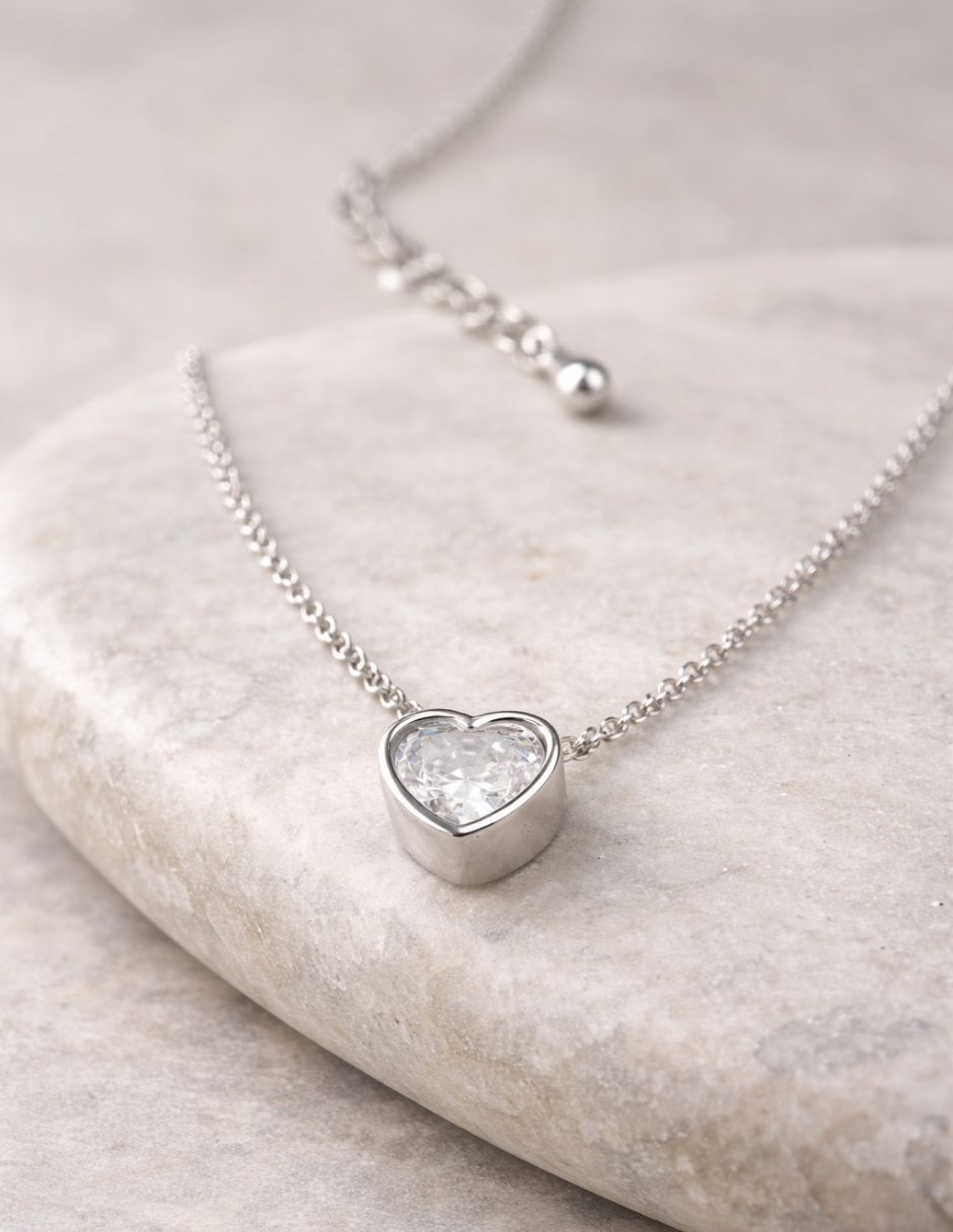 Collar con dije de corazón Yoiko Élan
