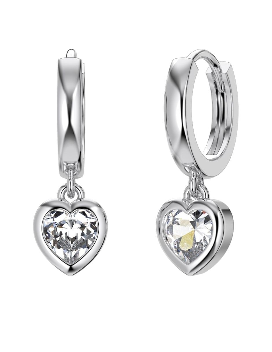 Aretes cortos de corazón de plata P 925 con acabado baño de rodio zirconia