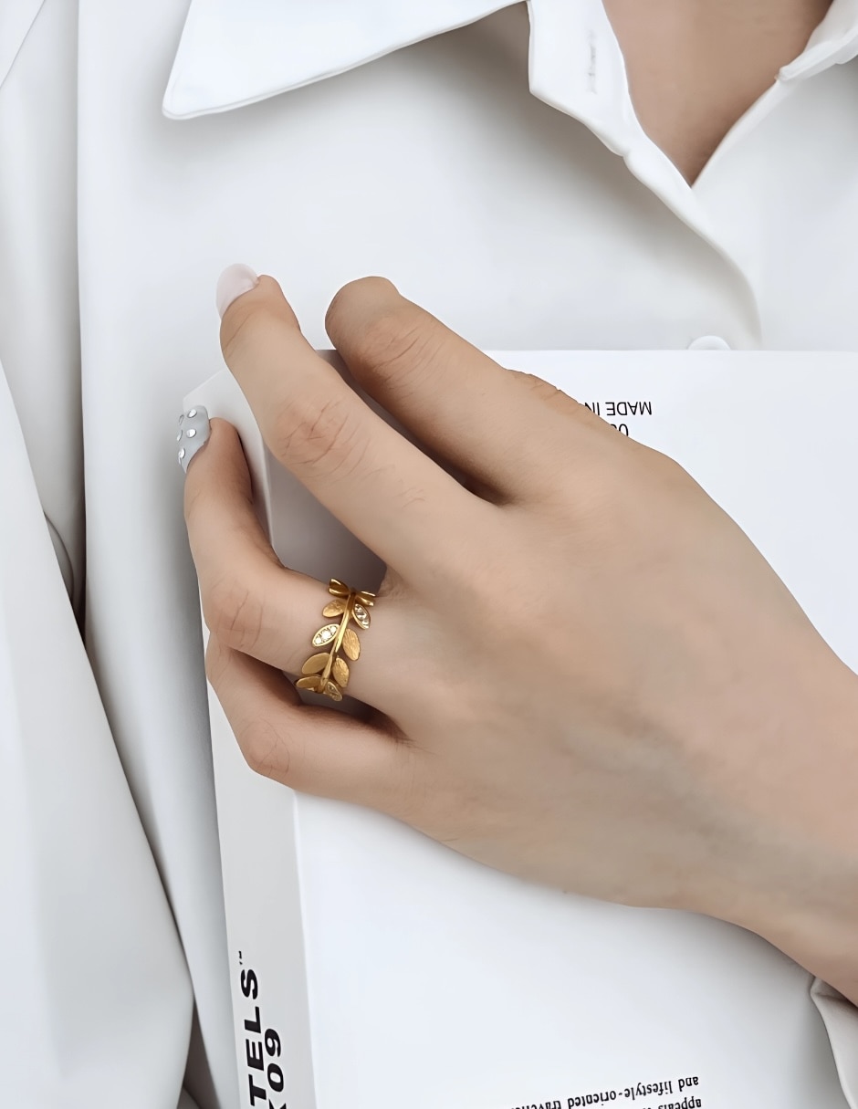Anillo Yoiko Laurel 18 K de Plata Zirconia Baño de oro