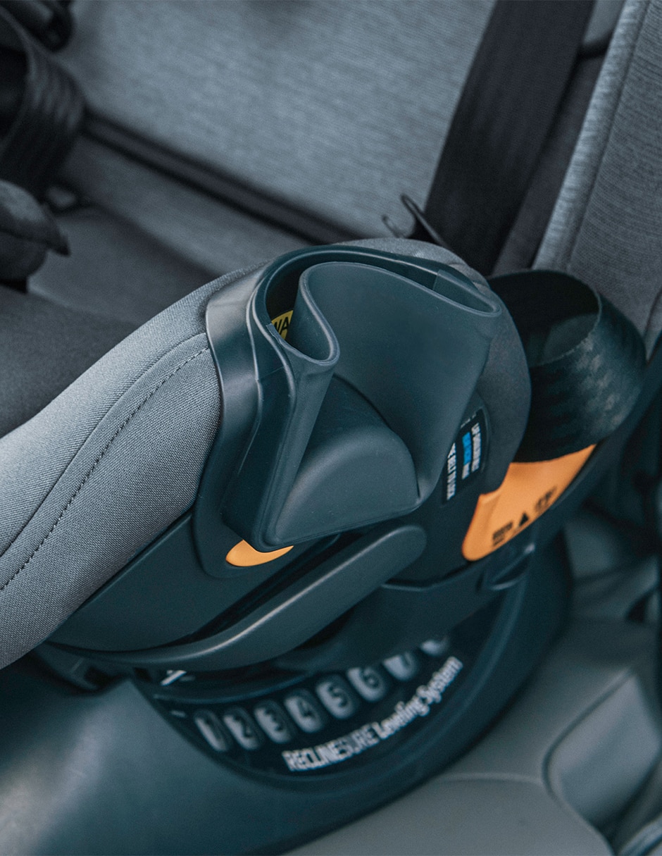 Autoasiento convertible Chicco compatible con isofix Onefit