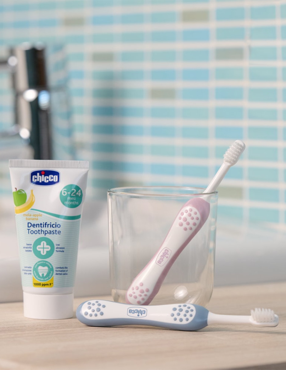 Set cepillo de dientes Chicco para bebé