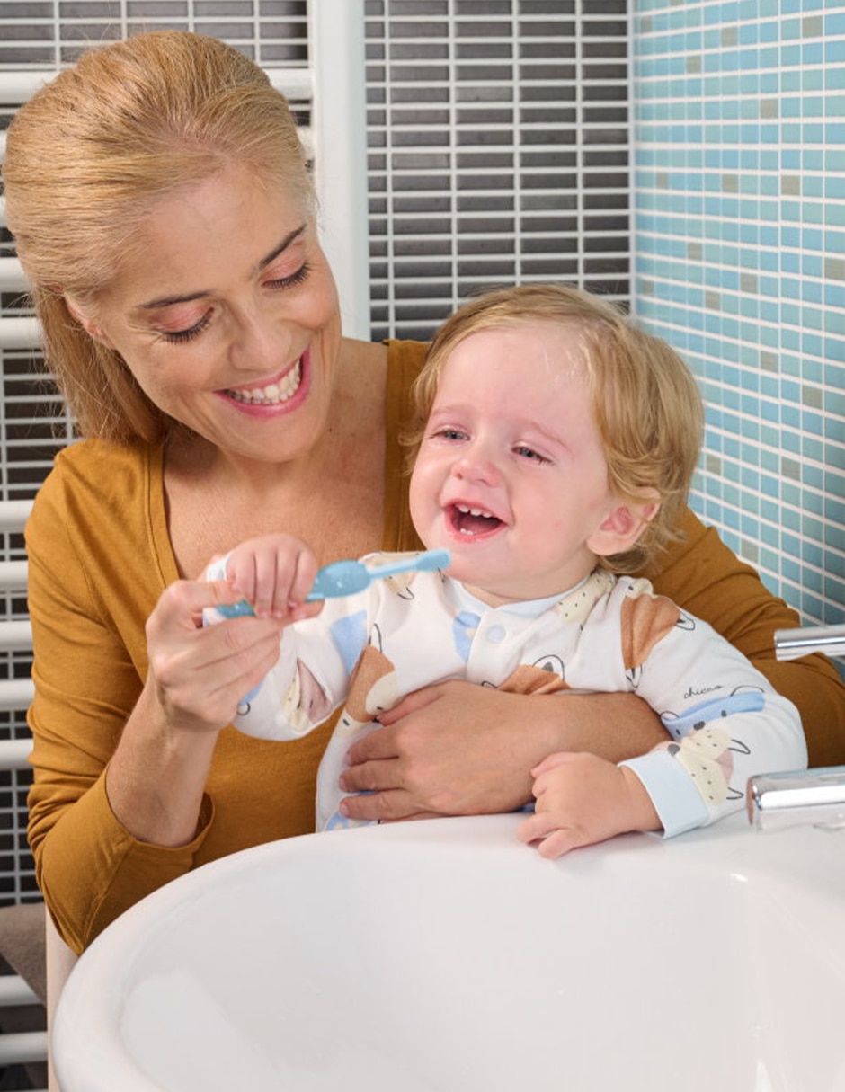 Set cepillo de dientes Chicco para bebé