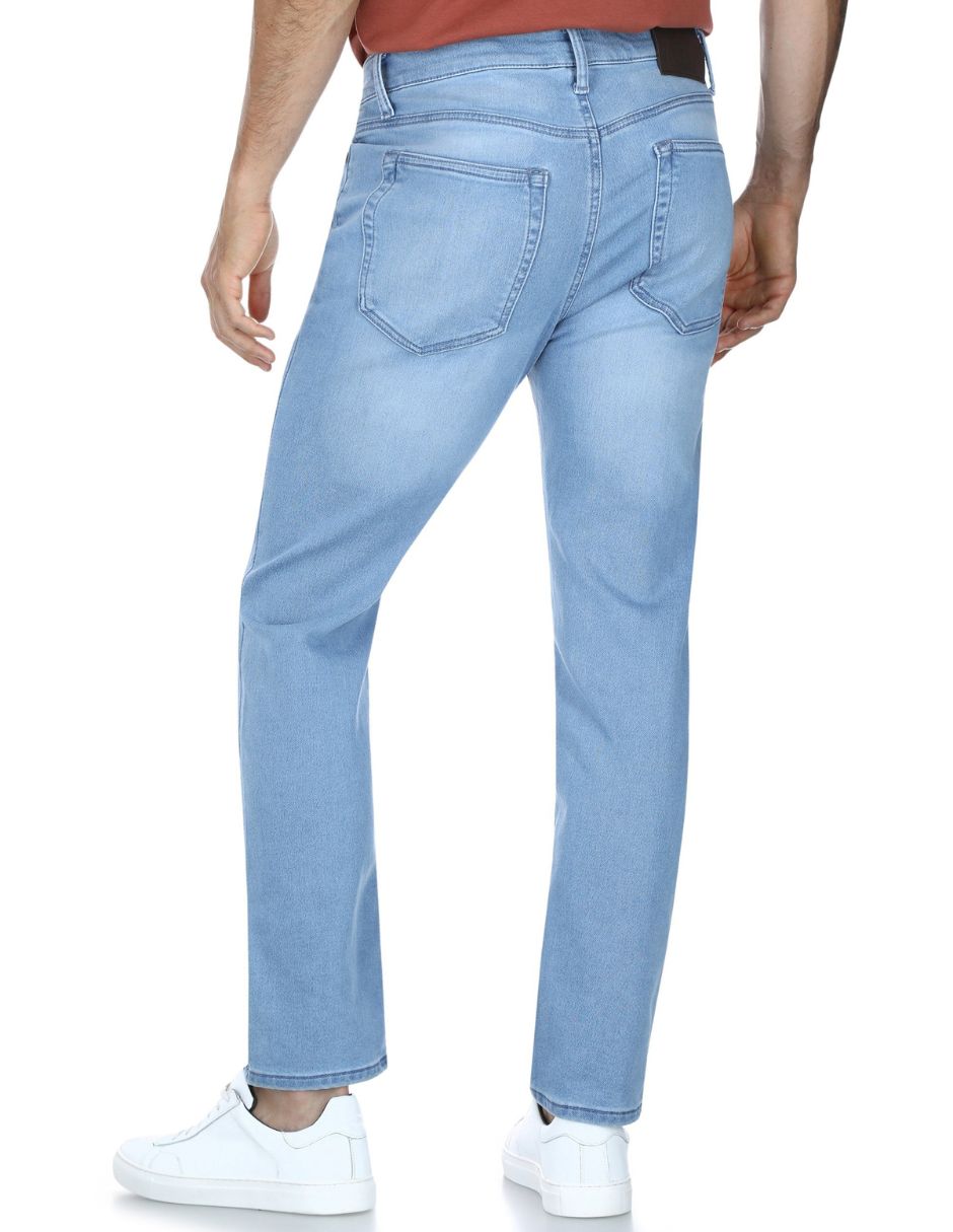 Jeans straight lavado stone wash para hombre 2