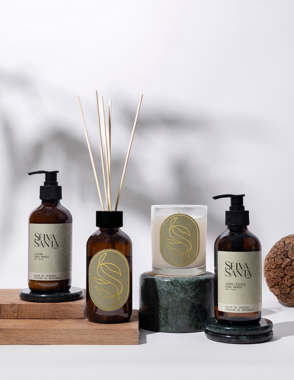Crema para manos recomendada para hidratar día y noche Selva Santa todo tipo de piel