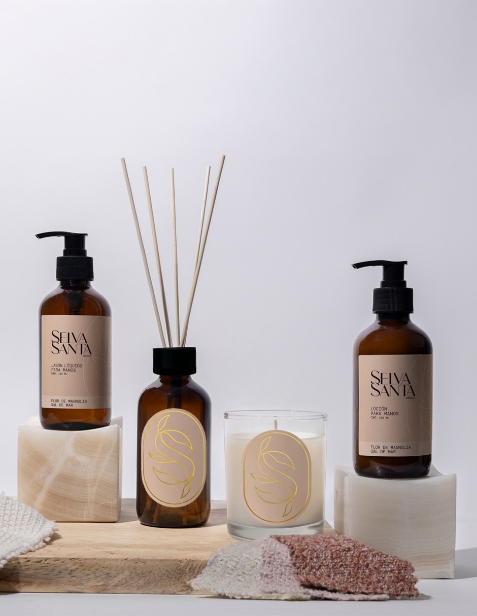 Crema para manos recomendada para hidratar día y noche Selva Santa todo tipo de piel