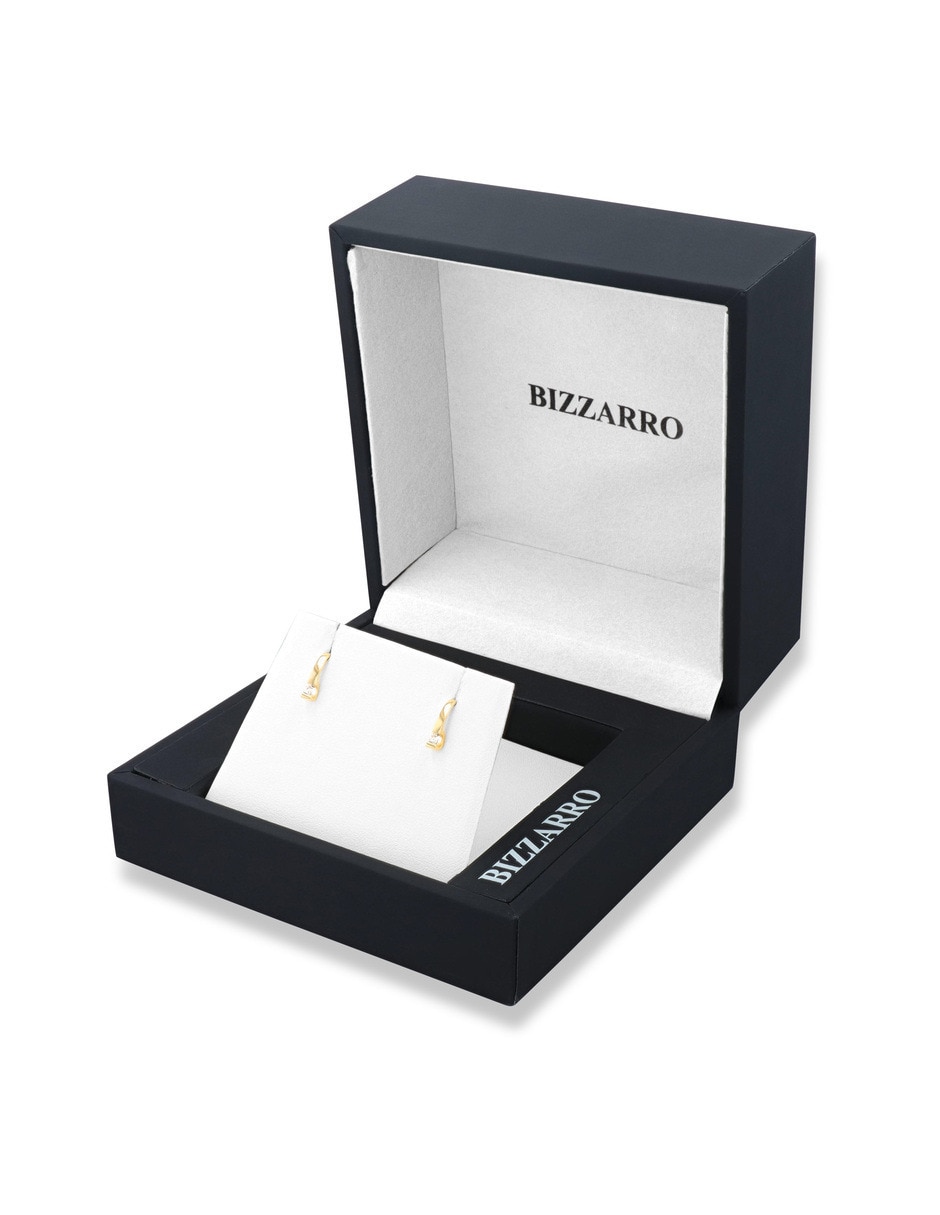 Aretes cortos de oro rosa 10 K con acabado brillante zirconia 3