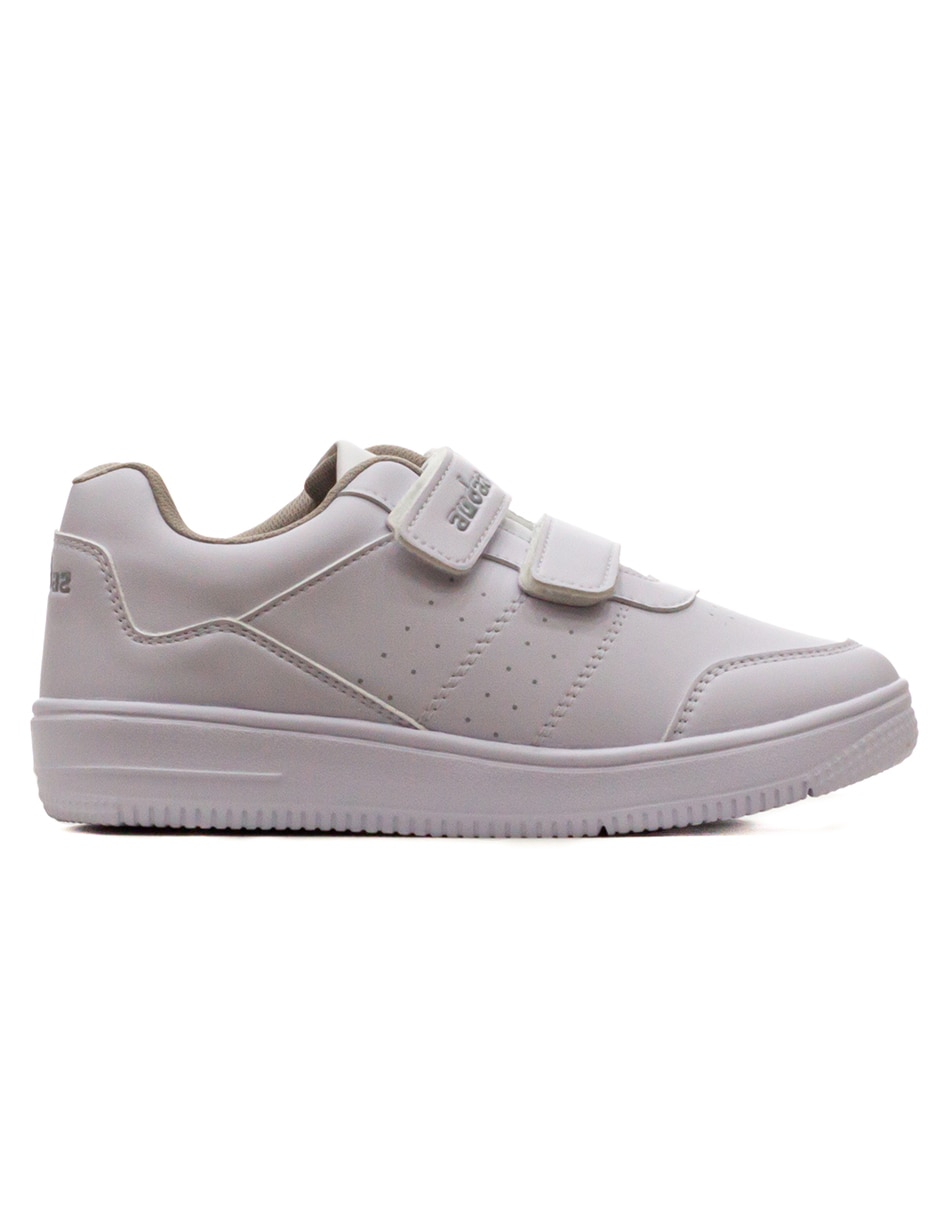 Tenis audaz para niño