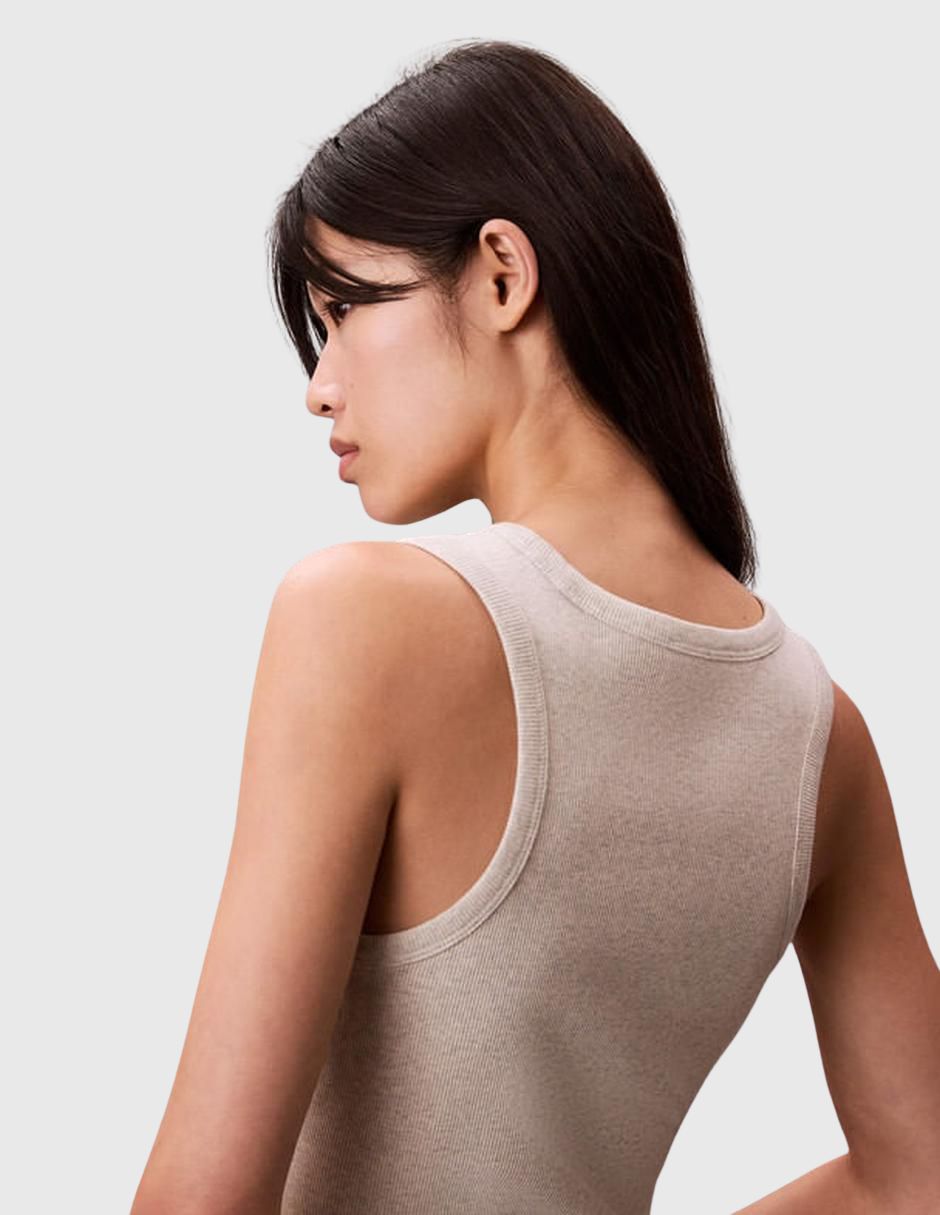 Blusa sin manga para mujer 8