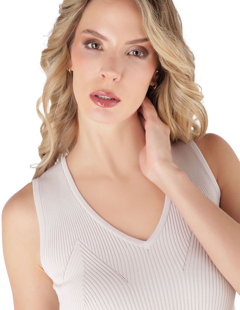 Top cuello redondo escote redondo tirante ancho