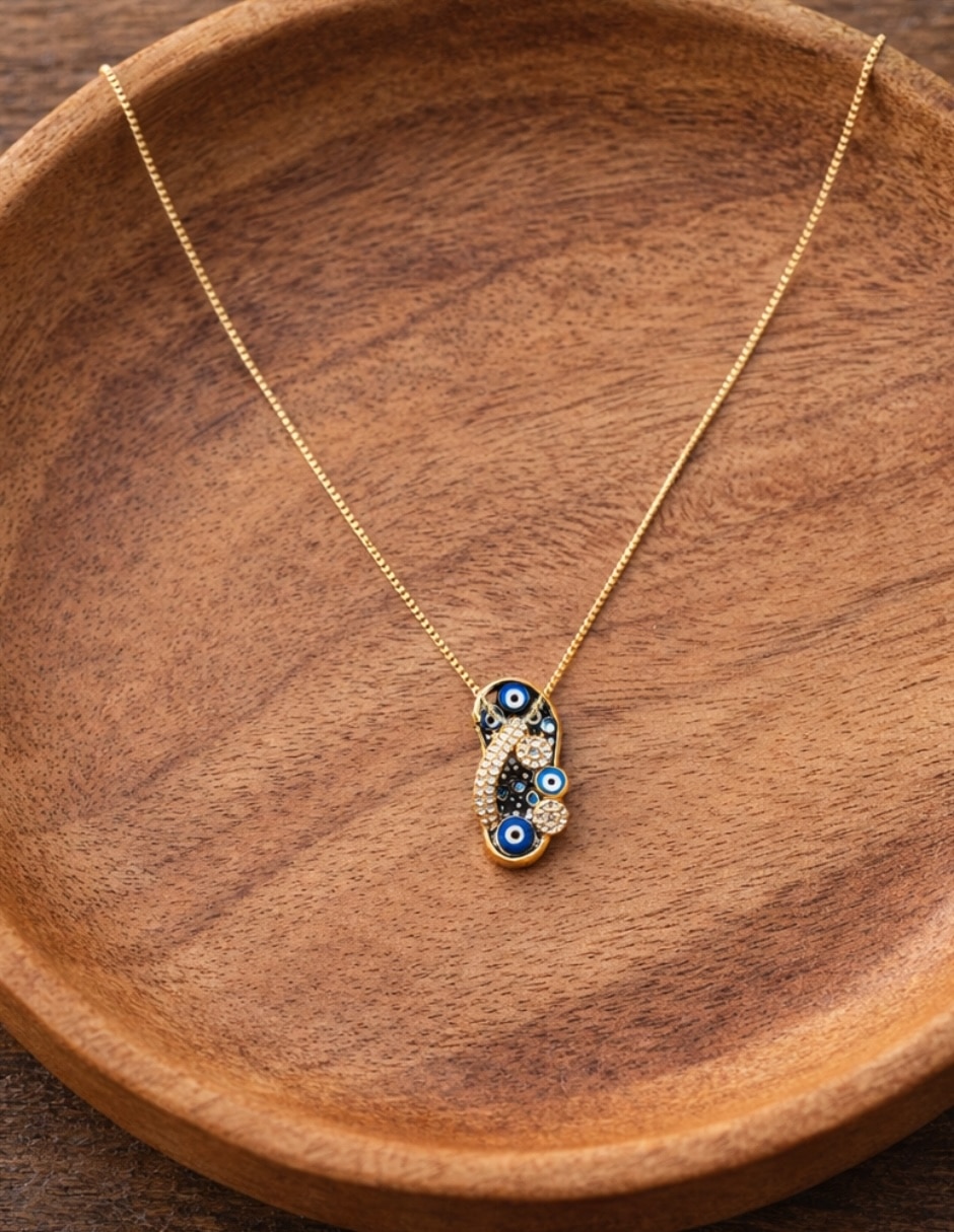Collar don dije de huarache Yoiko Karia baño de oro 18 K