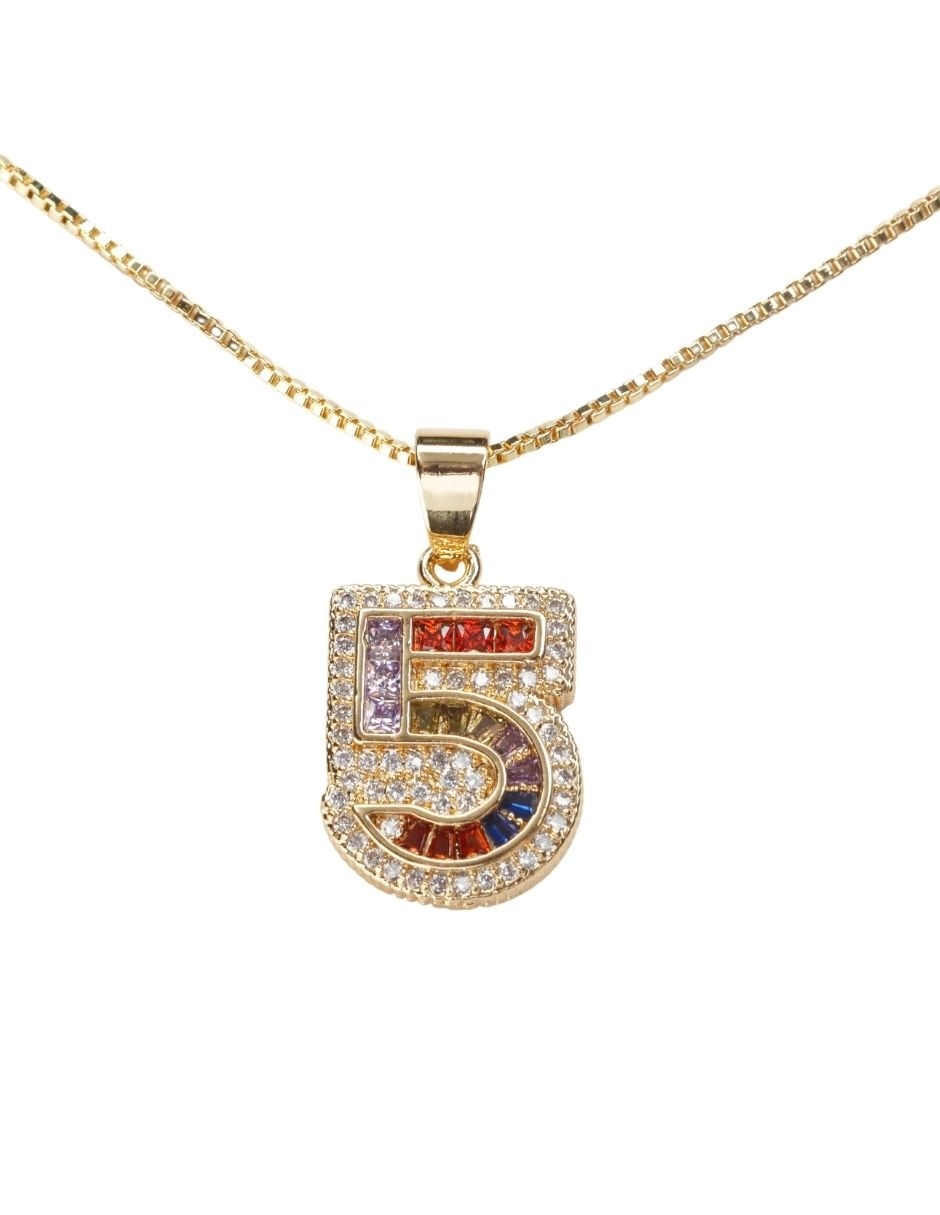 Colar con dije de número baño de oro 18 K Colar con dije de número baño de oro 18 K