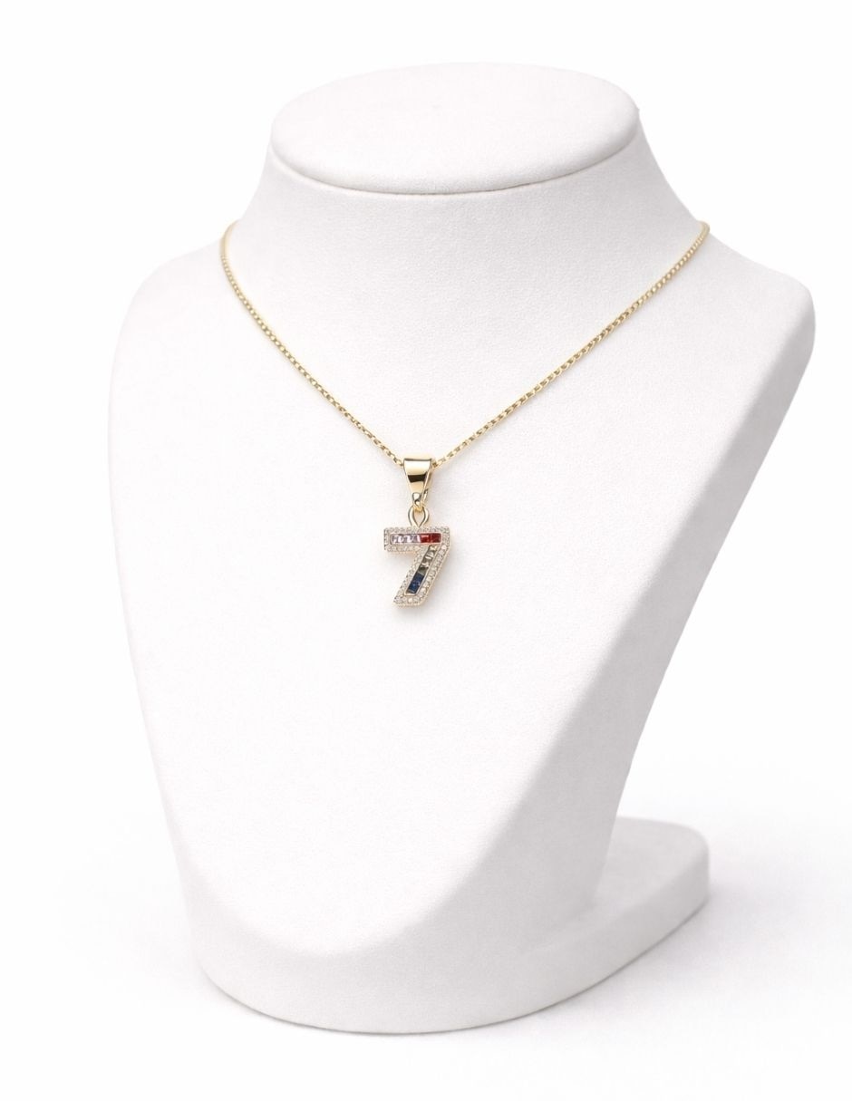 Colar con dije de número Yoiko baño de oro 18 K